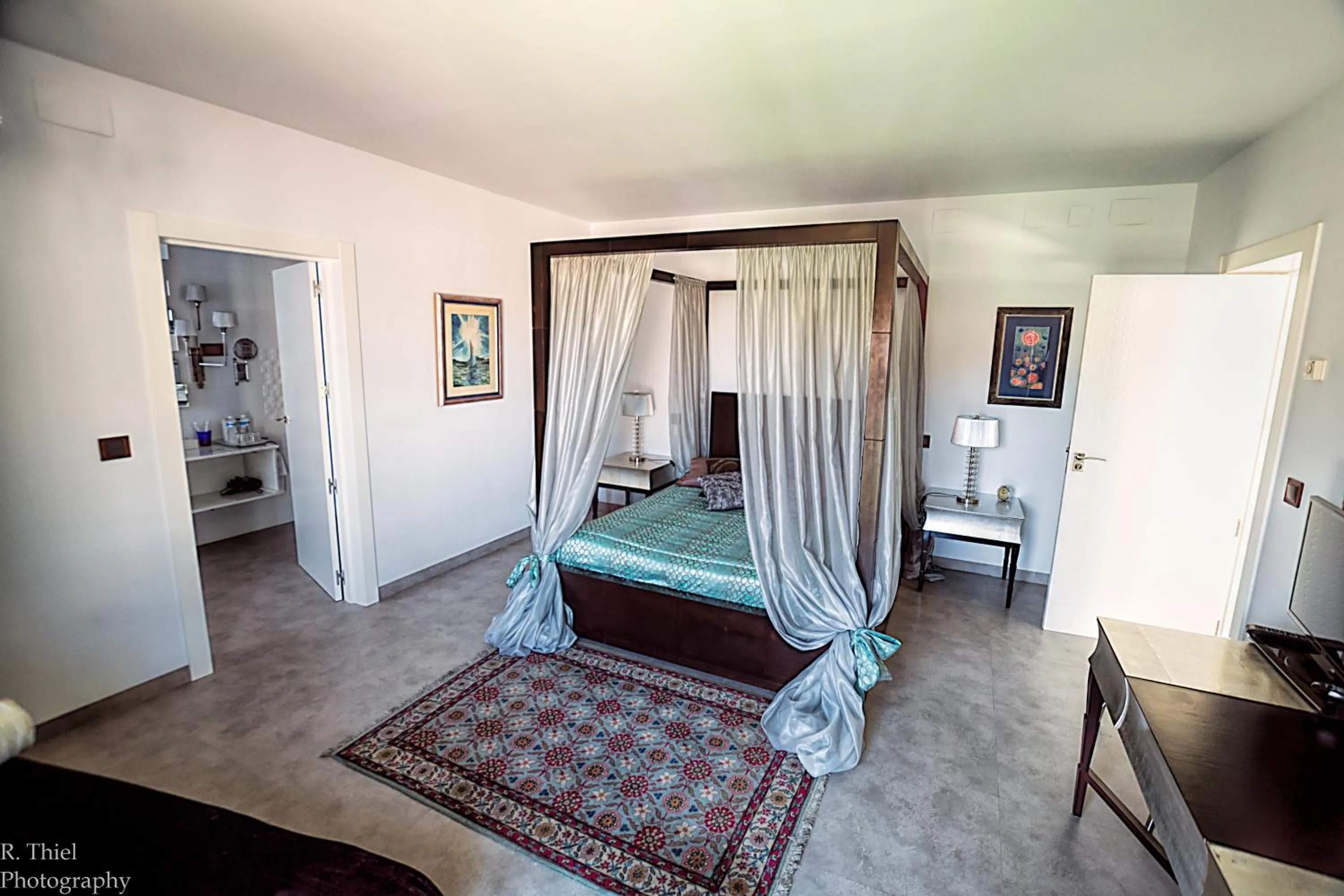 Photo of the whole room, Bed in La Posada de las Casitas