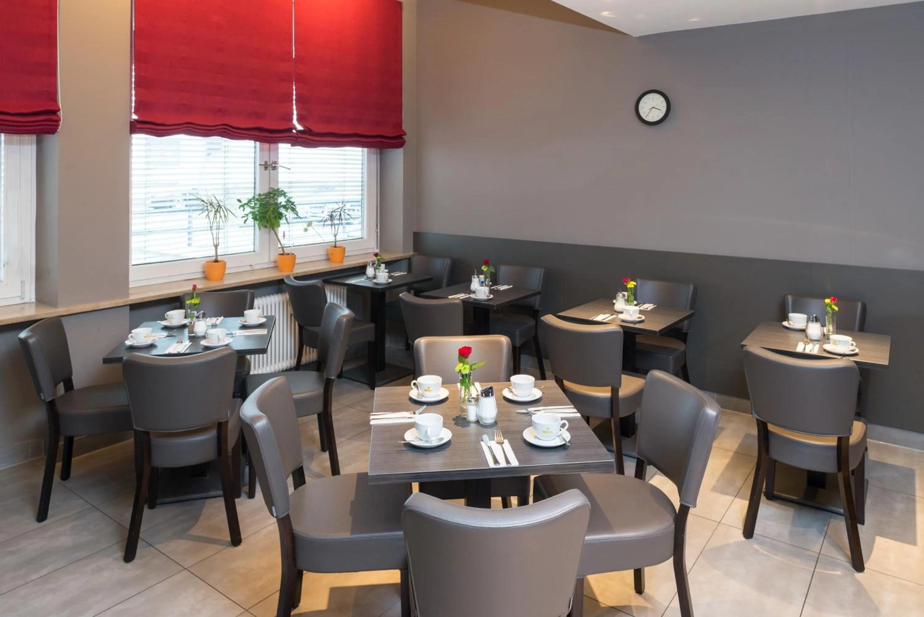 Restaurant/places to eat in Hotel Munich Inn - Design Hotel