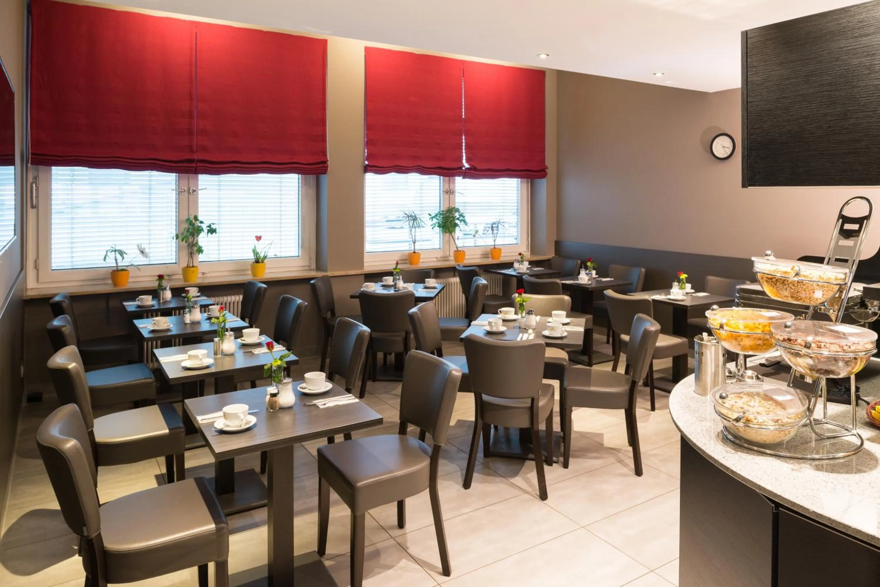 Restaurant/places to eat in Hotel Munich Inn - Design Hotel