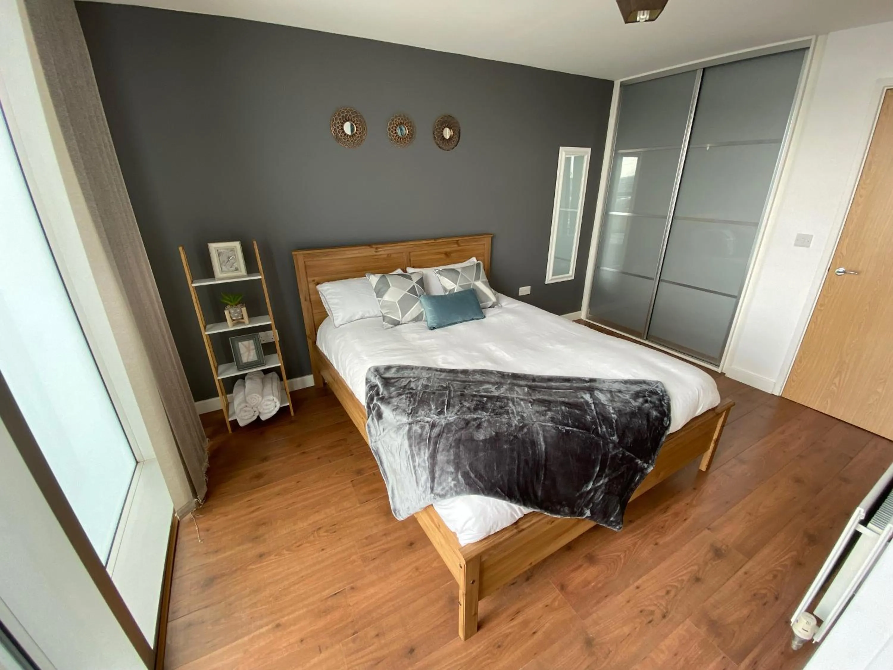 Bedroom, Bed in Tailor That Property - Chelsea House