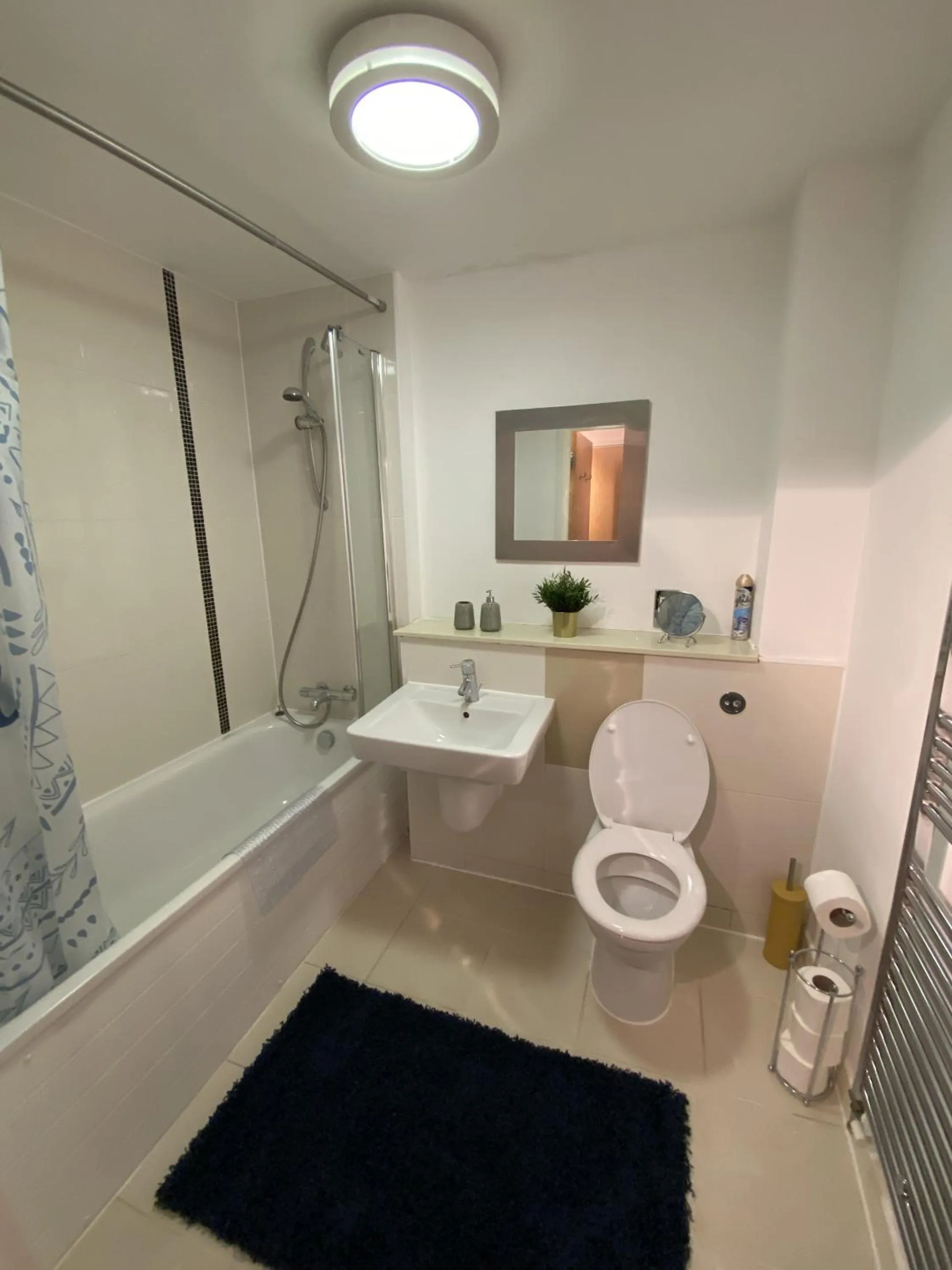 Bathroom in Tailor That Property - Chelsea House