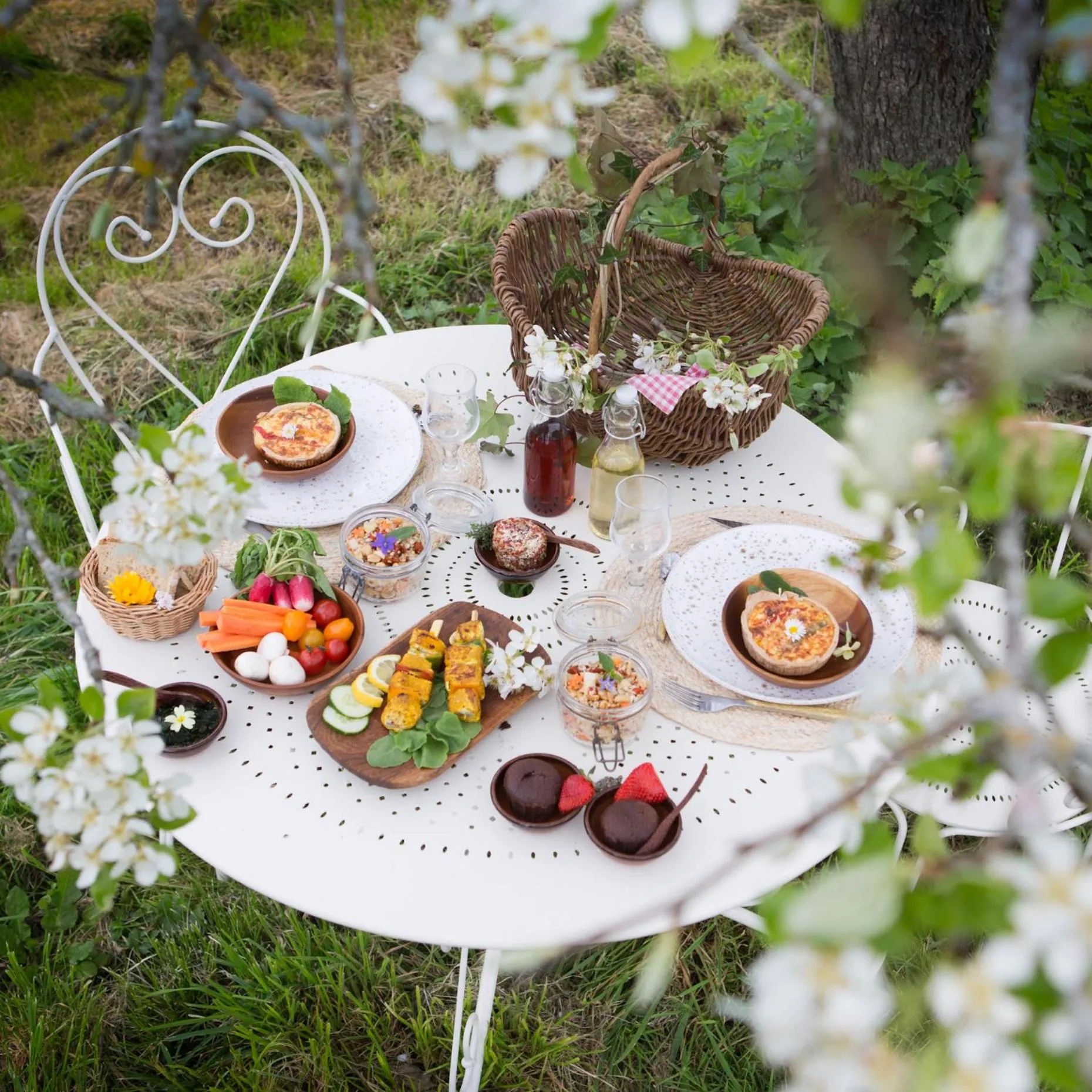 Restaurant/places to eat in Château de Bois Charmant