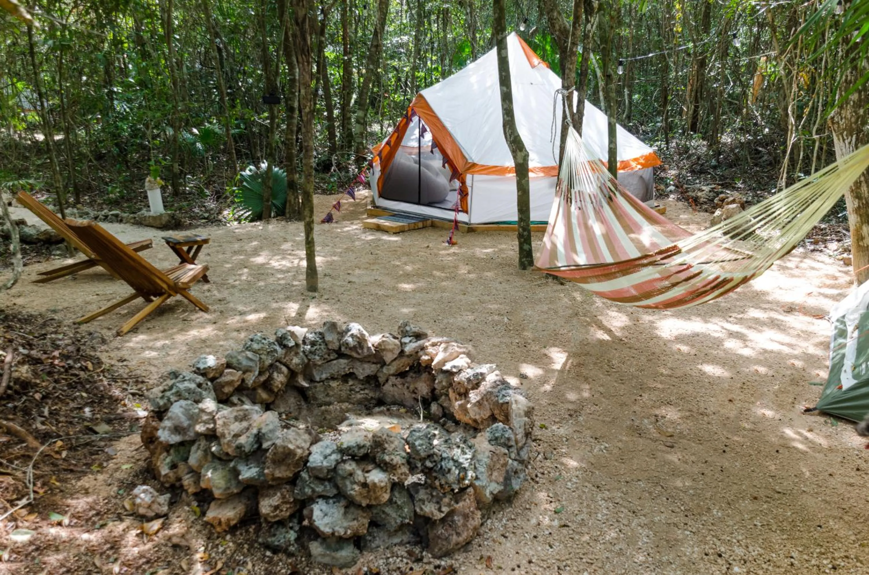 Photo of the whole room in Glamping Mama Loo mm