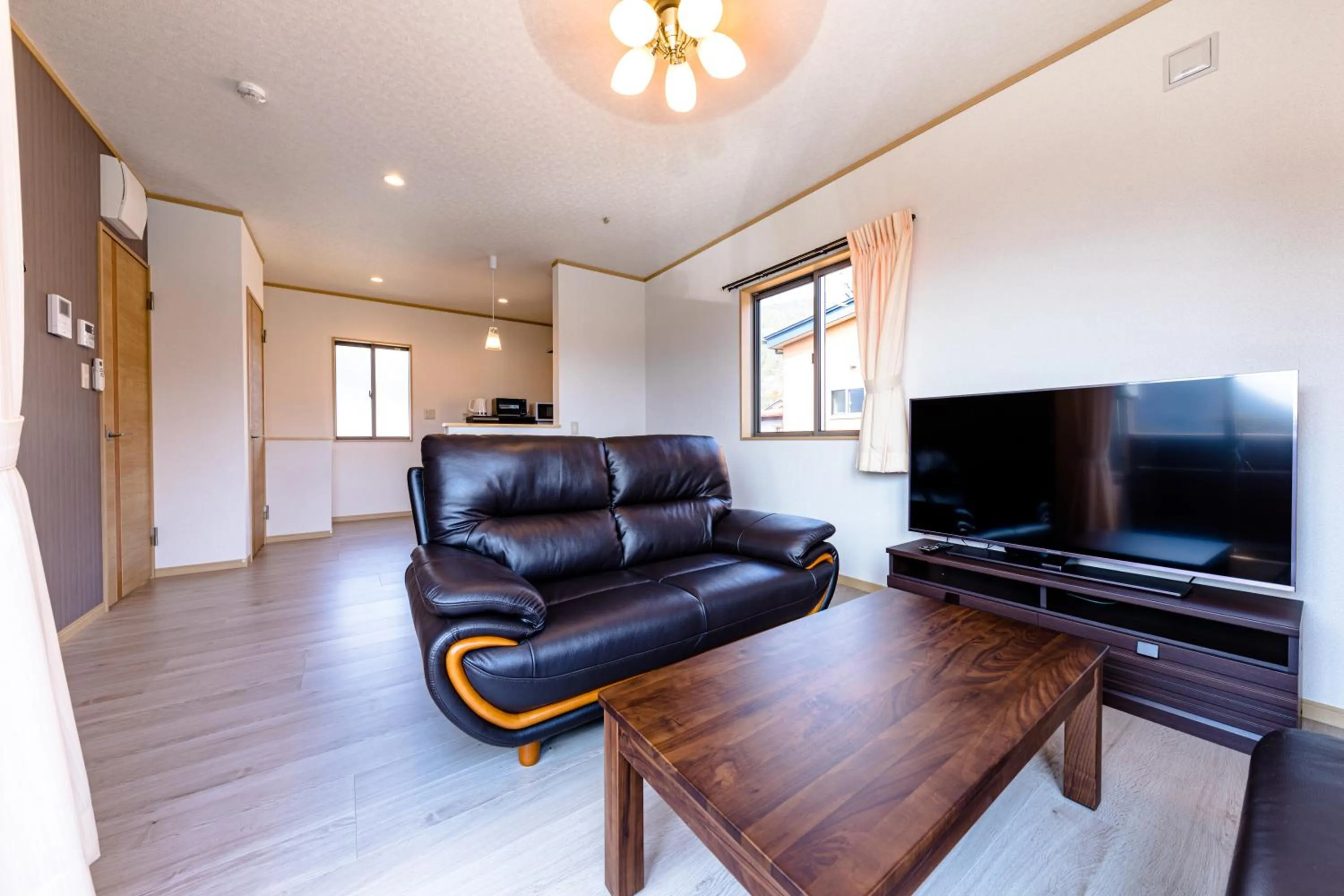 Communal lounge/ TV room in Furaku-Dog