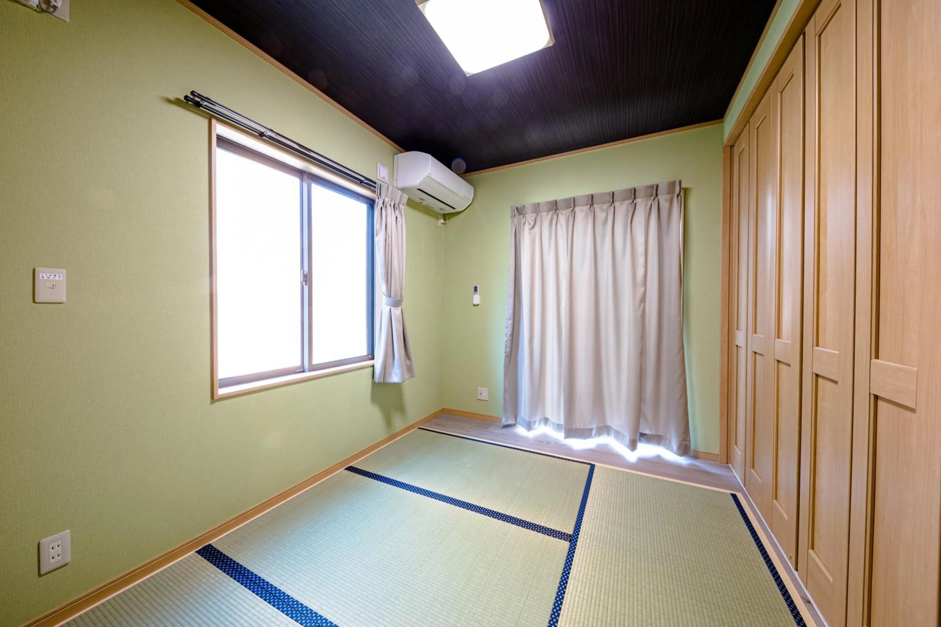 Photo of the whole room, Bed in Furaku-Poodle