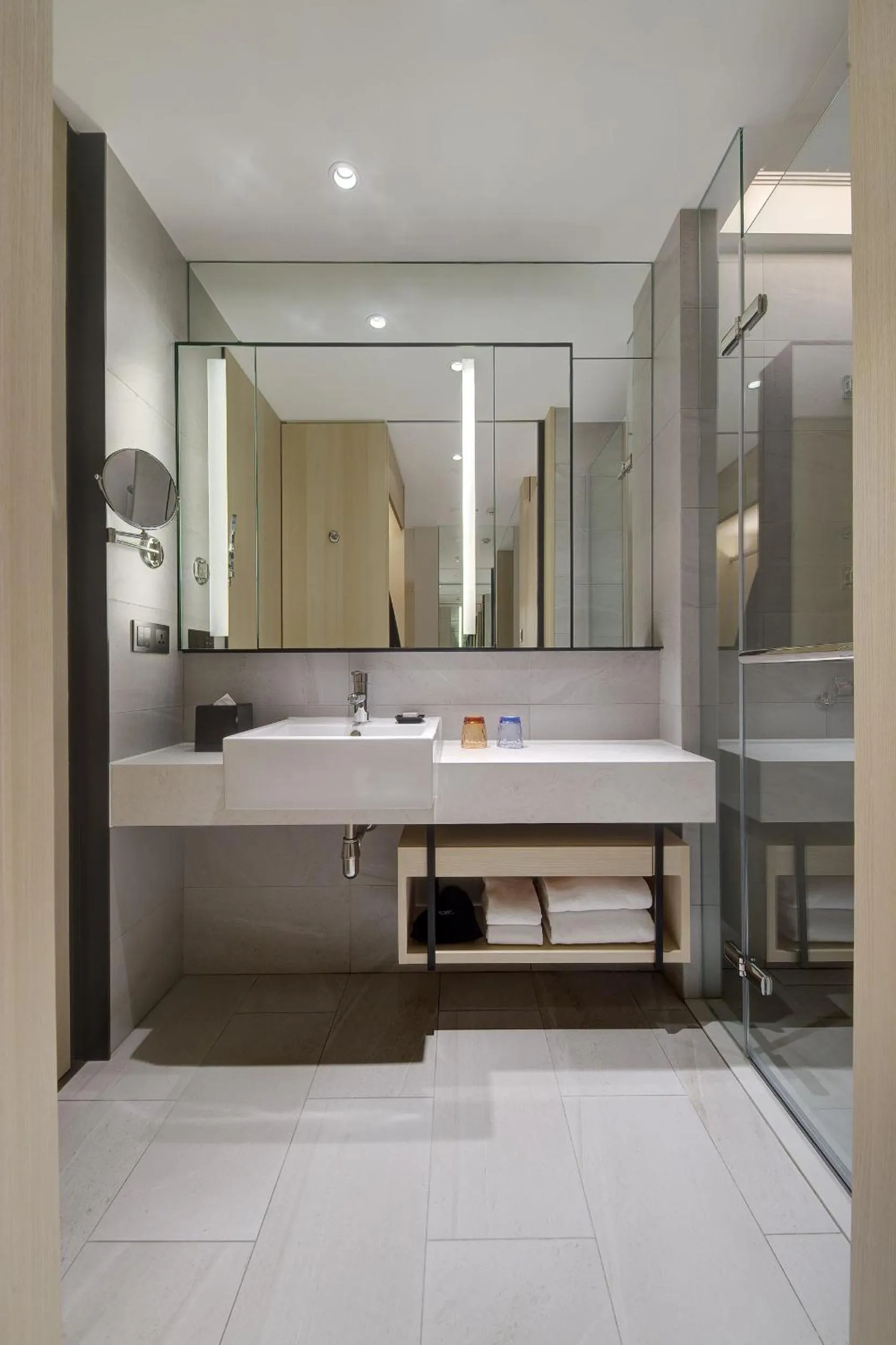 Bathroom in Jasper Young Hotel Banqiao