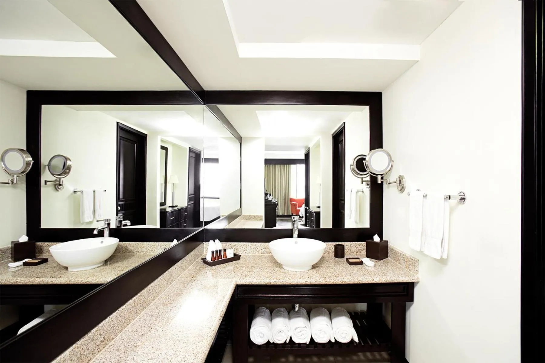 Bathroom in Tikal Futura Hotel & Convention Center