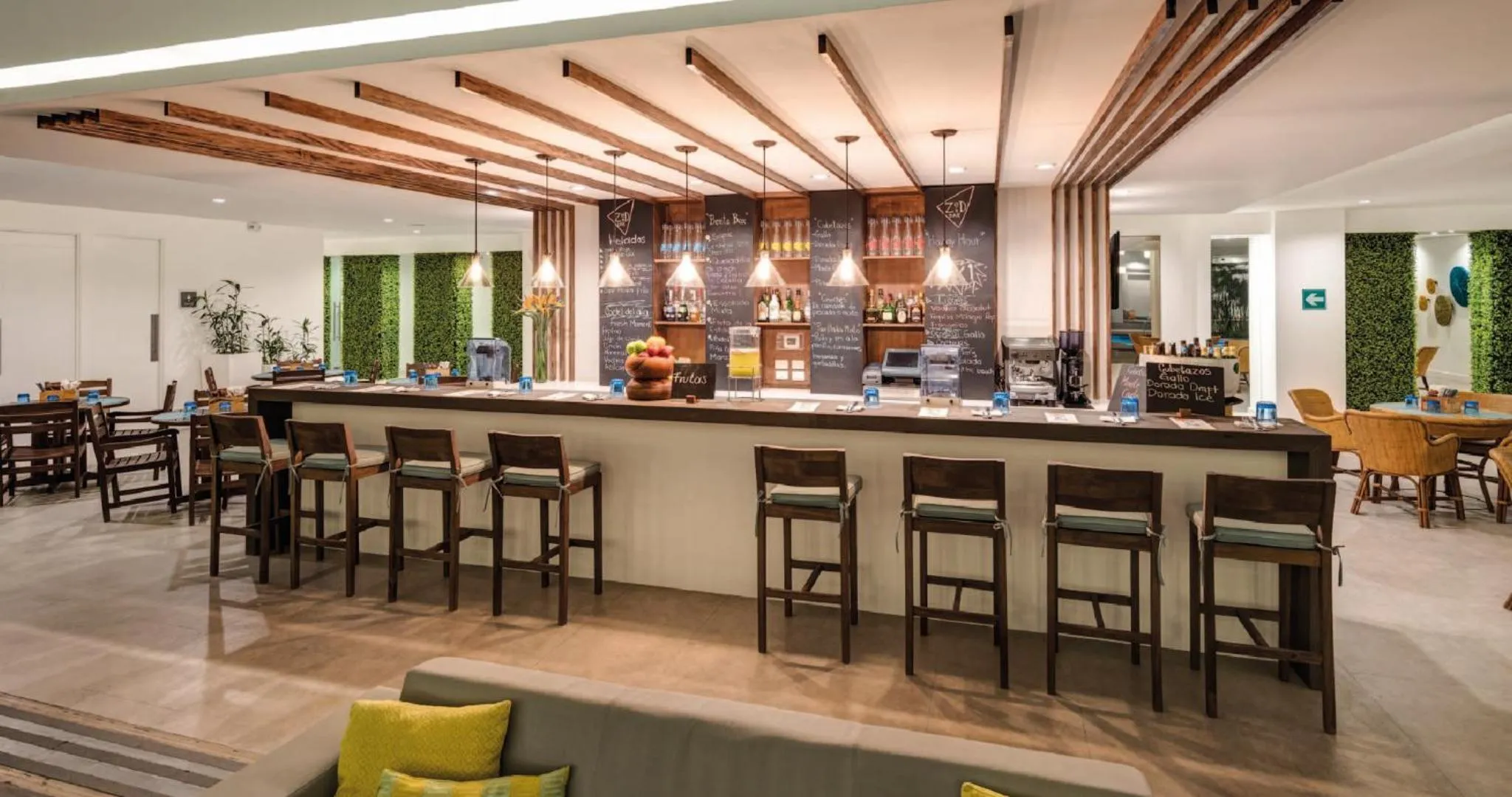 Lounge or bar in Tikal Futura Hotel & Convention Center