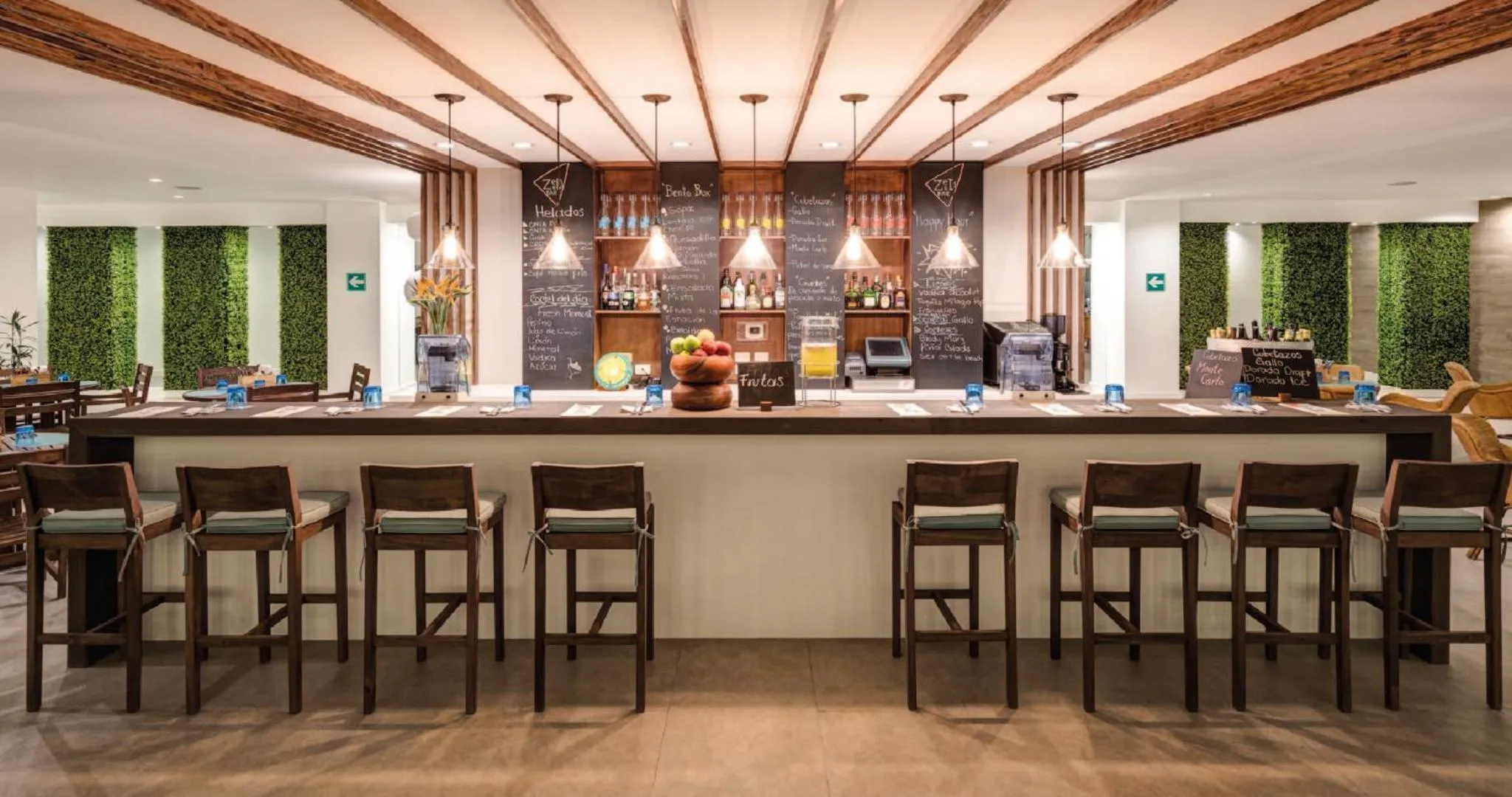 Lounge or bar in Tikal Futura Hotel & Convention Center