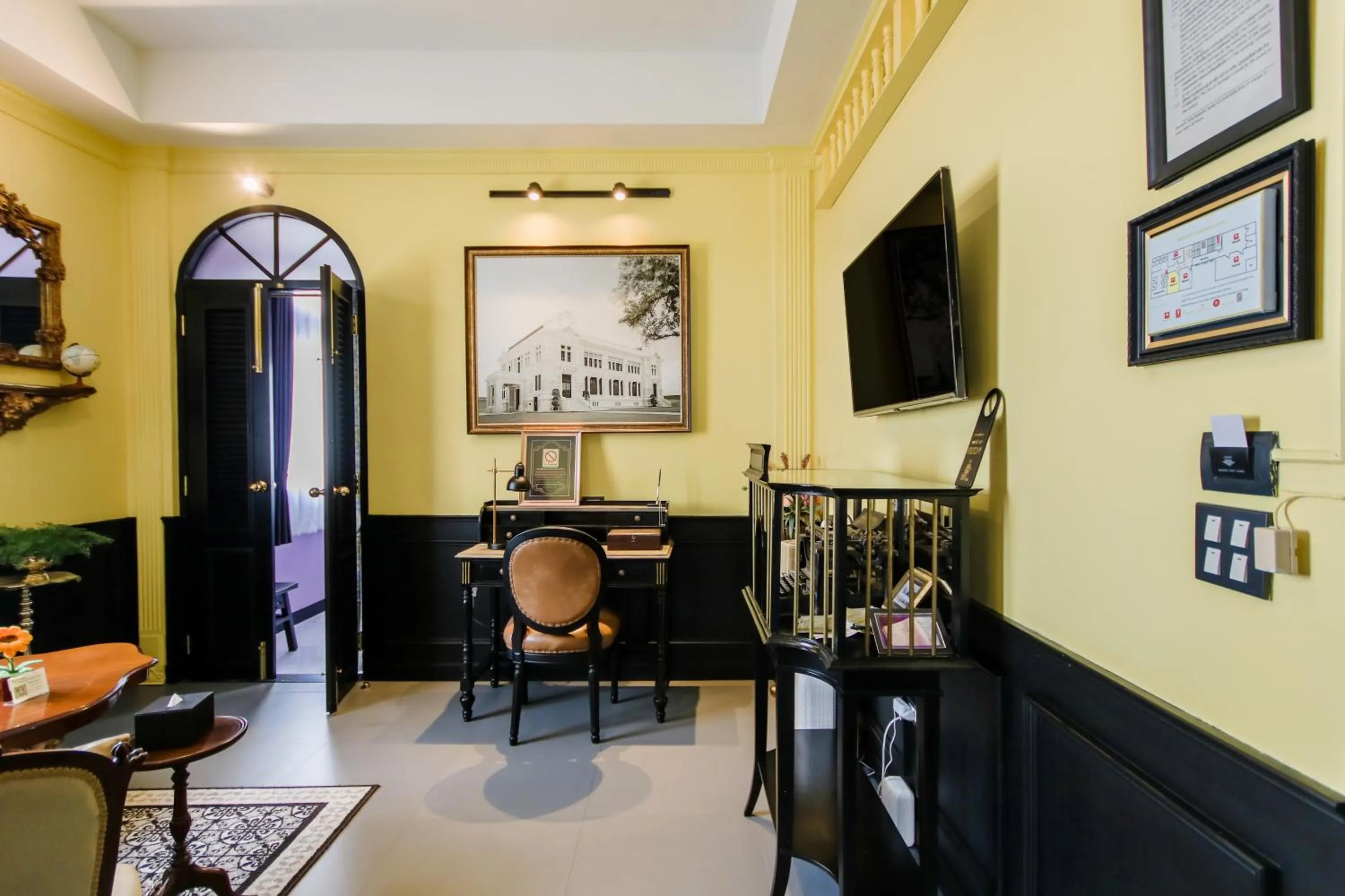 TV and multimedia in DE Phanakron Boutique Hotel