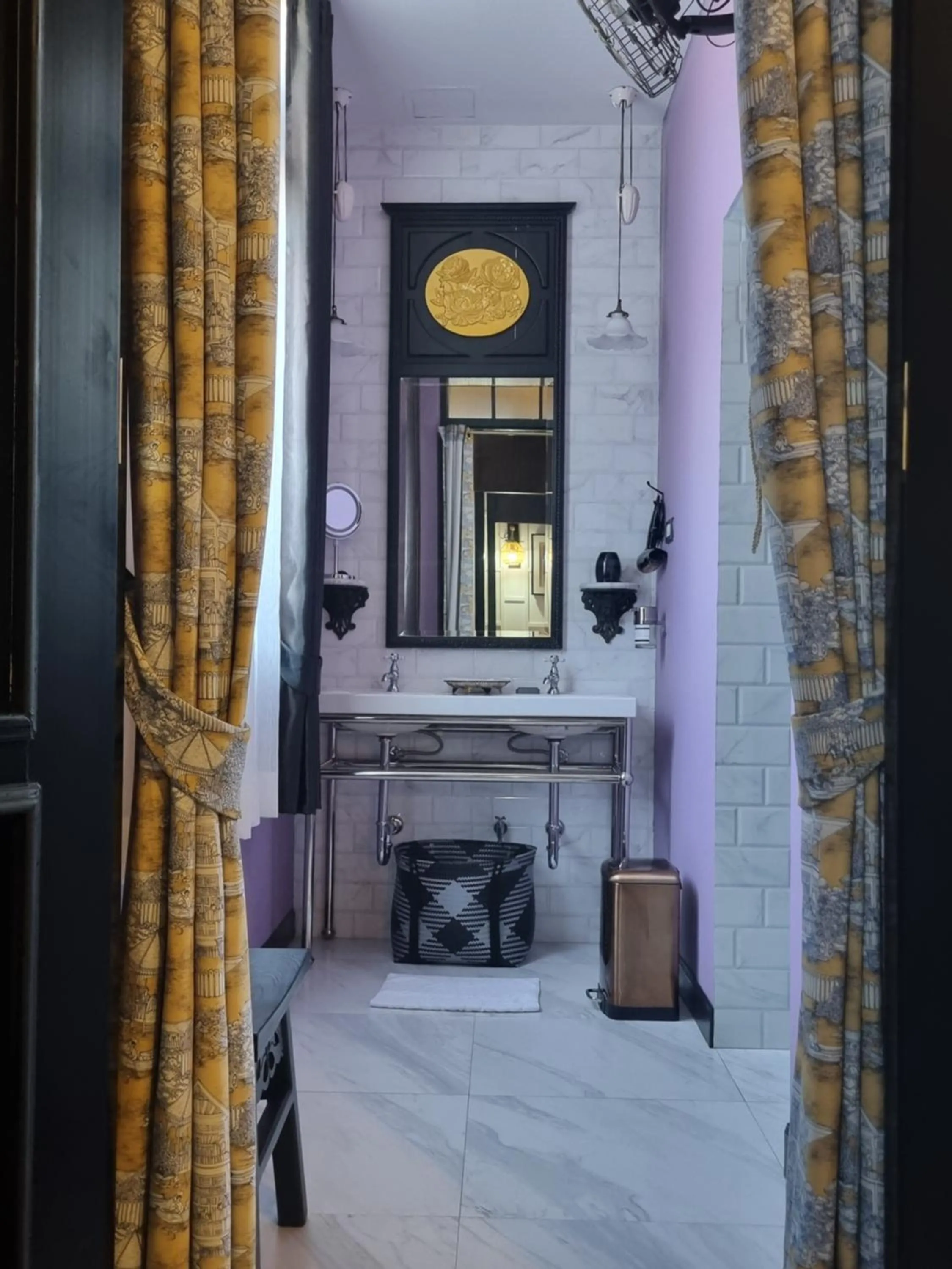 Toilet in DE Phanakron Boutique Hotel