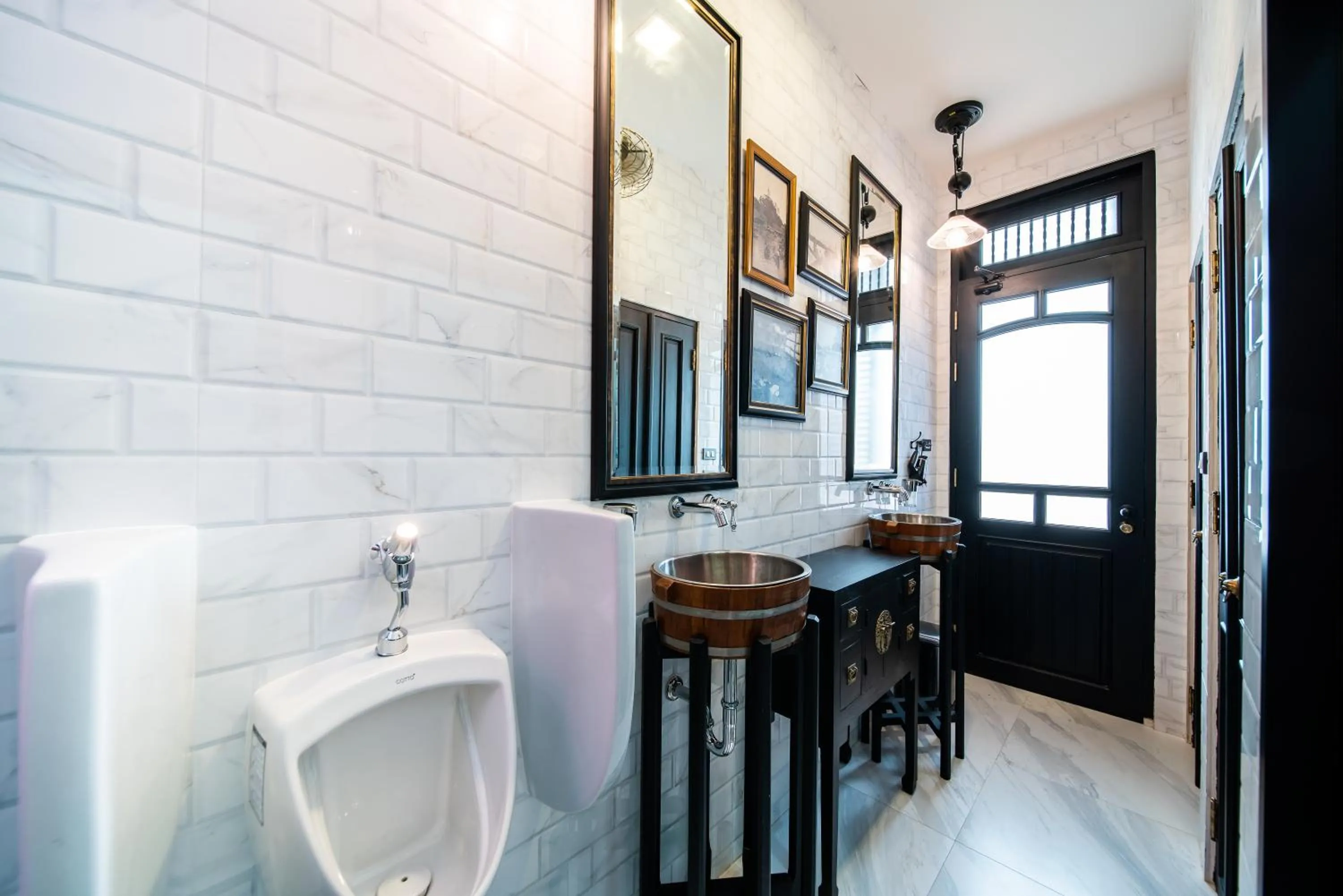 Toilet in DE Phanakron Boutique Hotel