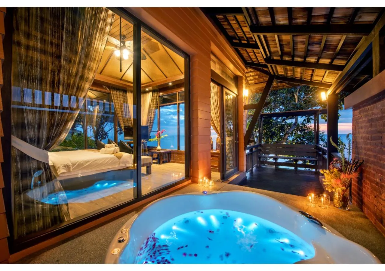 Bathroom, Bed in Nirvana Beach Resort, Koh Lanta SHA Extra Plus