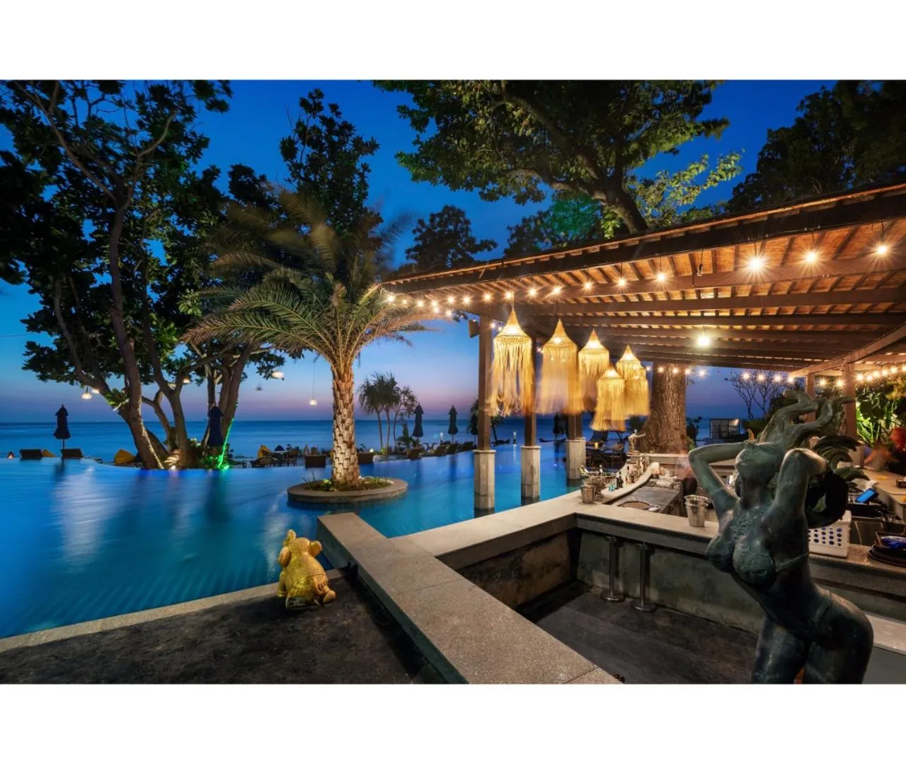 Lounge or bar in Nirvana Beach Resort, Koh Lanta SHA Extra Plus