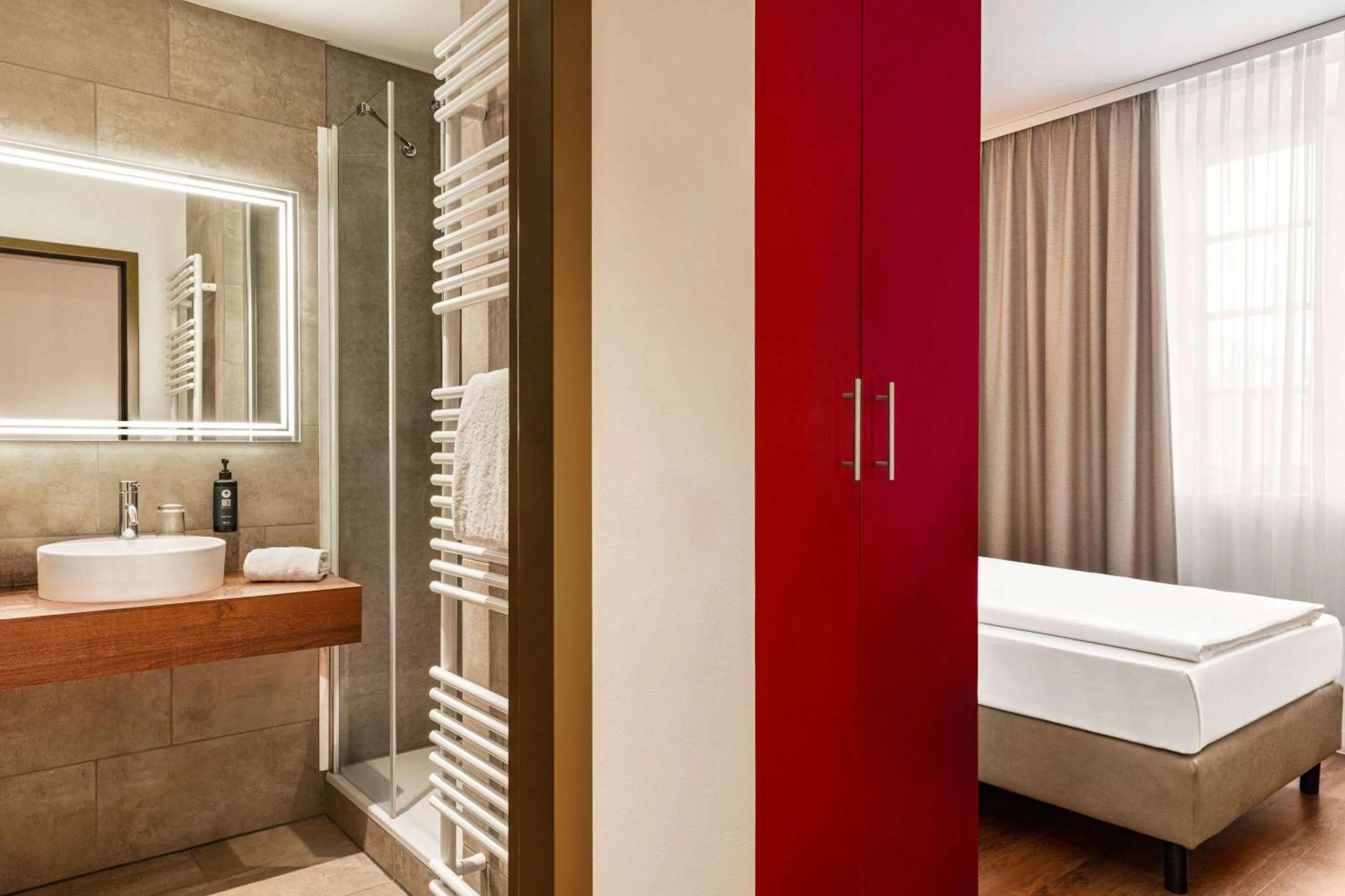 TV and multimedia, Bed in Amedia Plaza Speyer, Trademark Collection by Wyndham