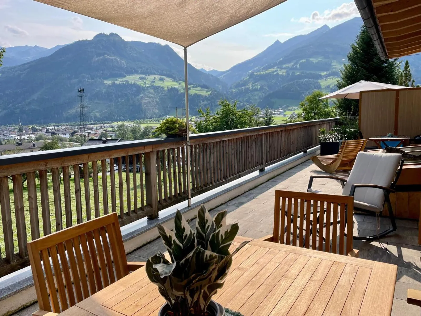 Balcony/Terrace in Restaurant Appartements Almdiele
