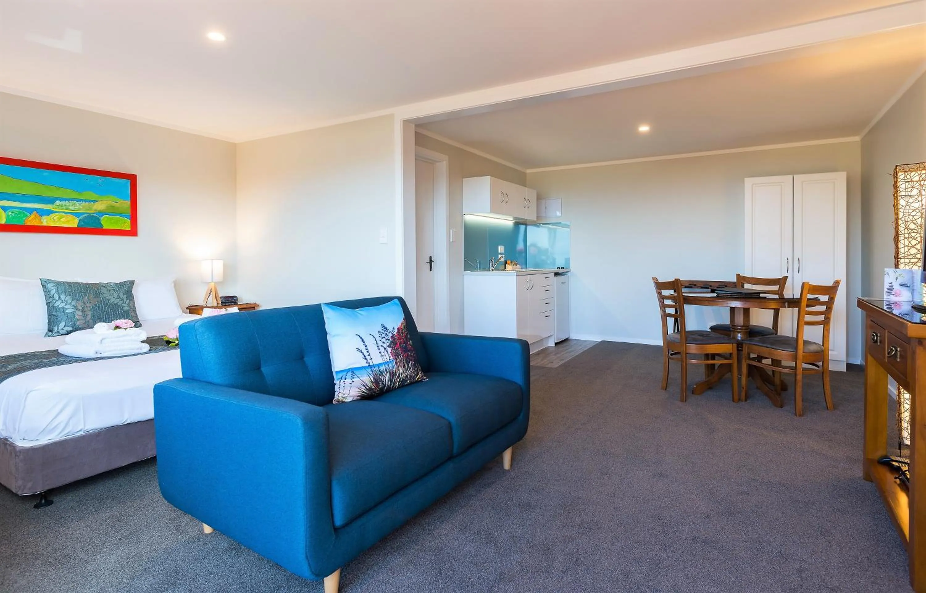 Kitchen or kitchenette, Bed in Kimi Ora Eco Resort