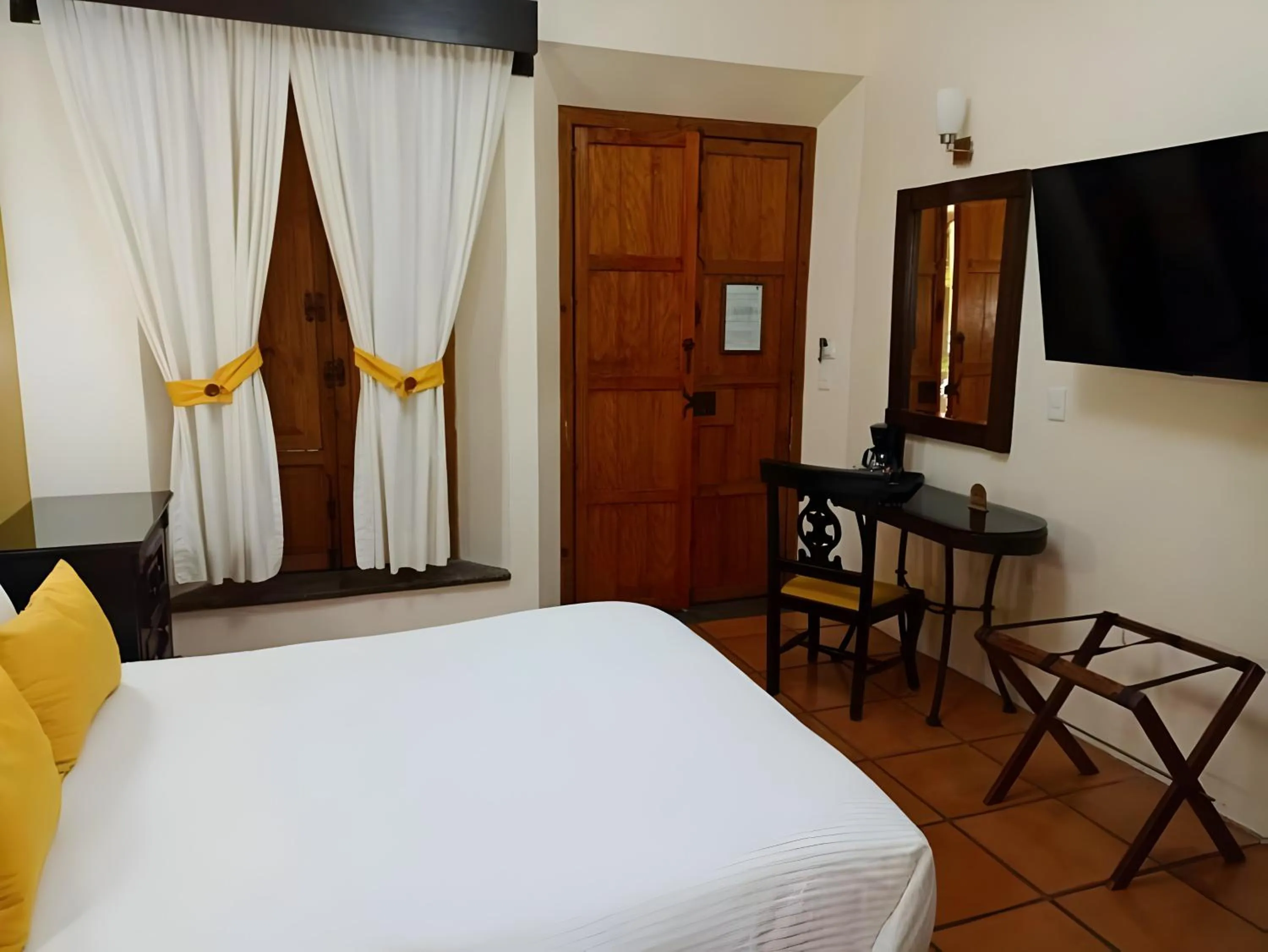 Bed in La Casa de los Patios Hotel & Spa