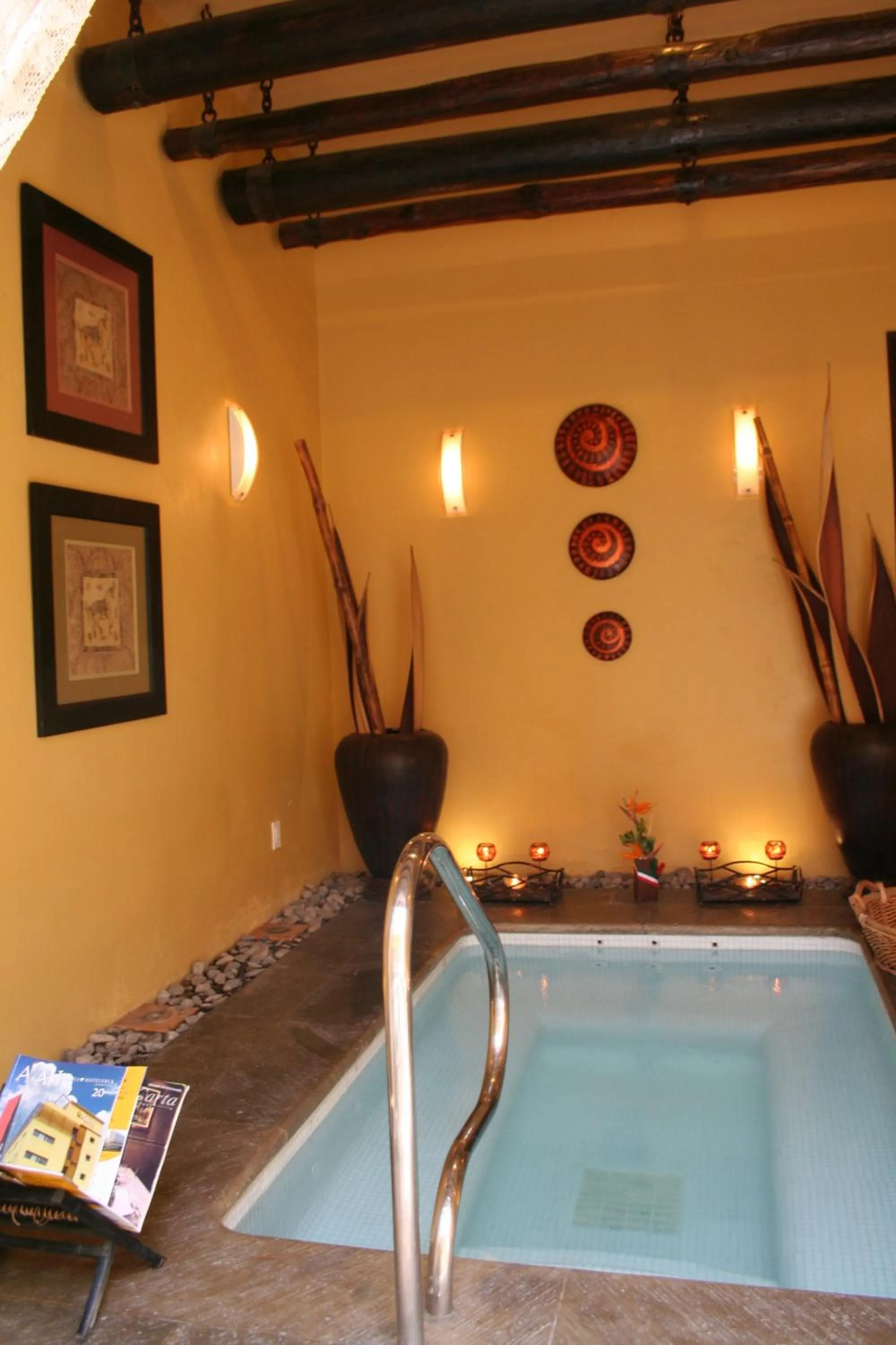 Hot Tub in La Casa de los Patios Hotel & Spa