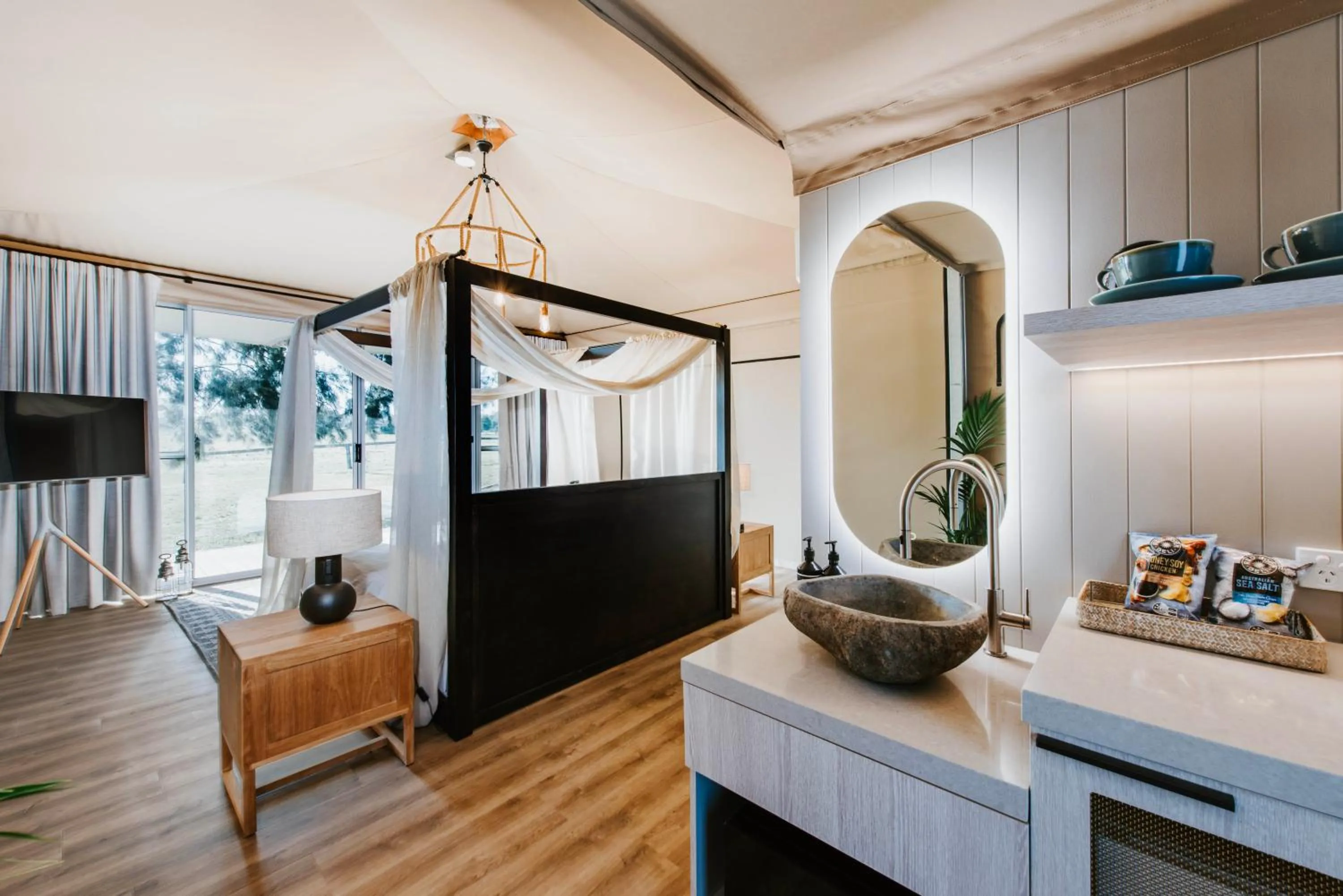 Kitchen or kitchenette in Parklands Resort Mudgee