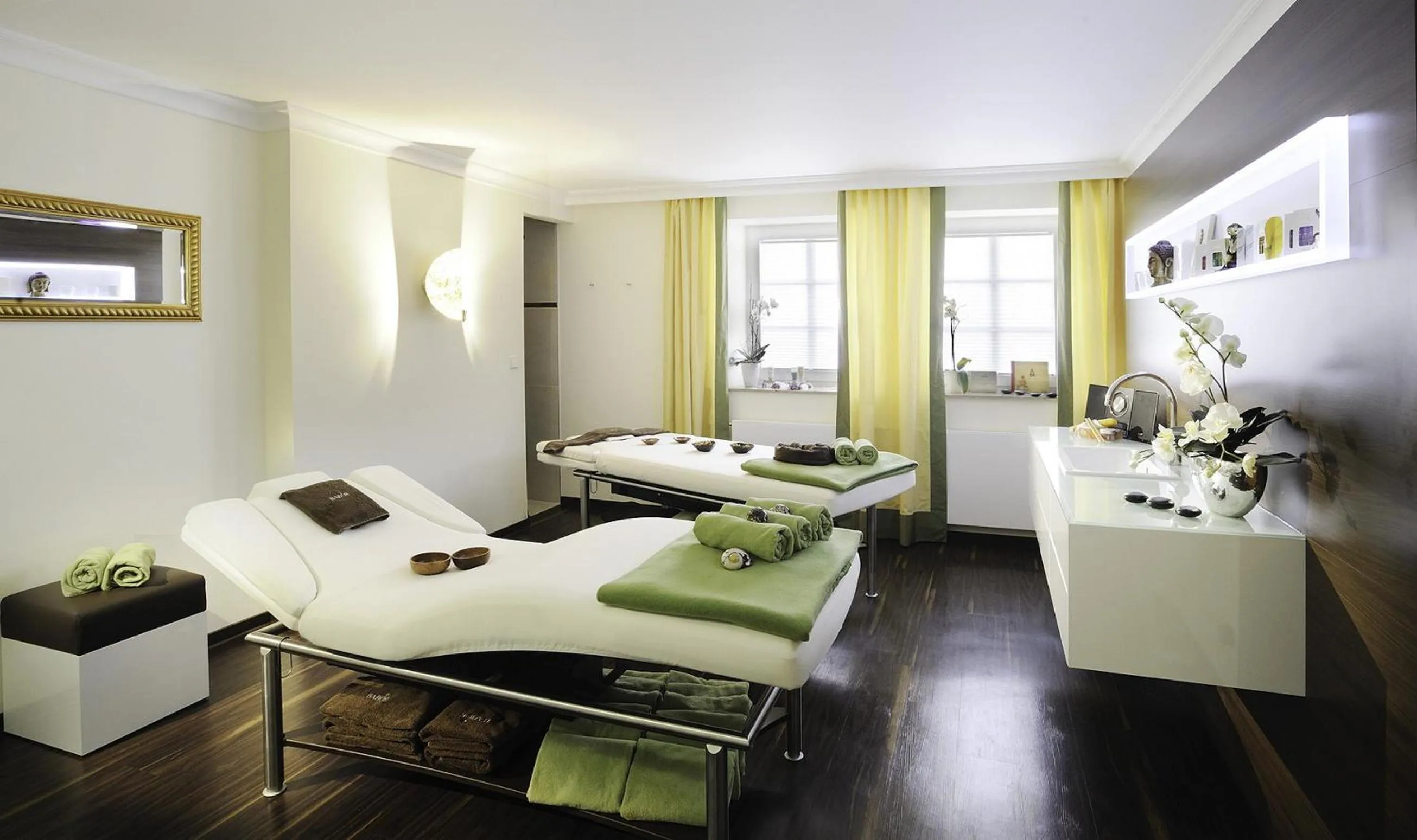 Spa and wellness centre/facilities, Bed in Hotel Reutemann-Seegarten