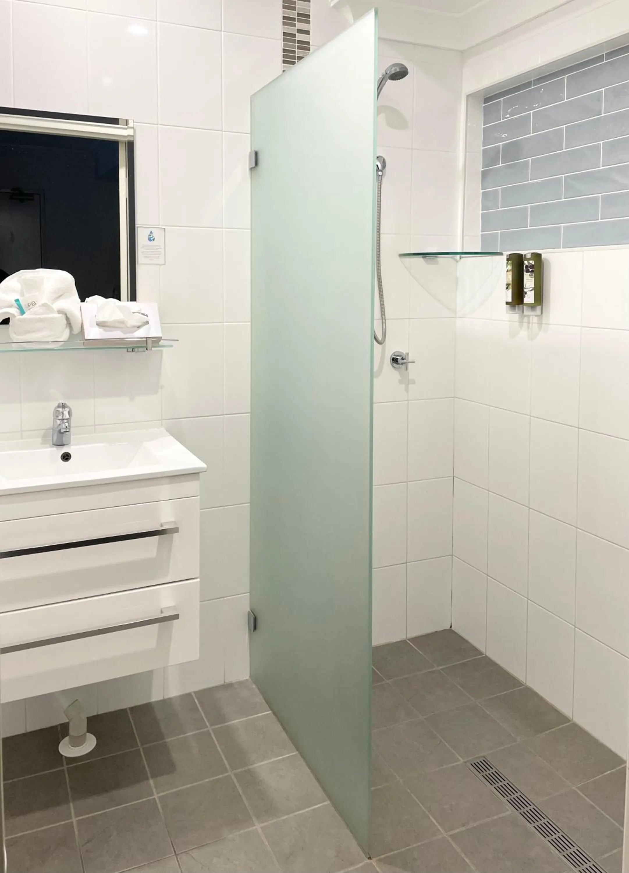 Shower in Huskisson Beach Motel