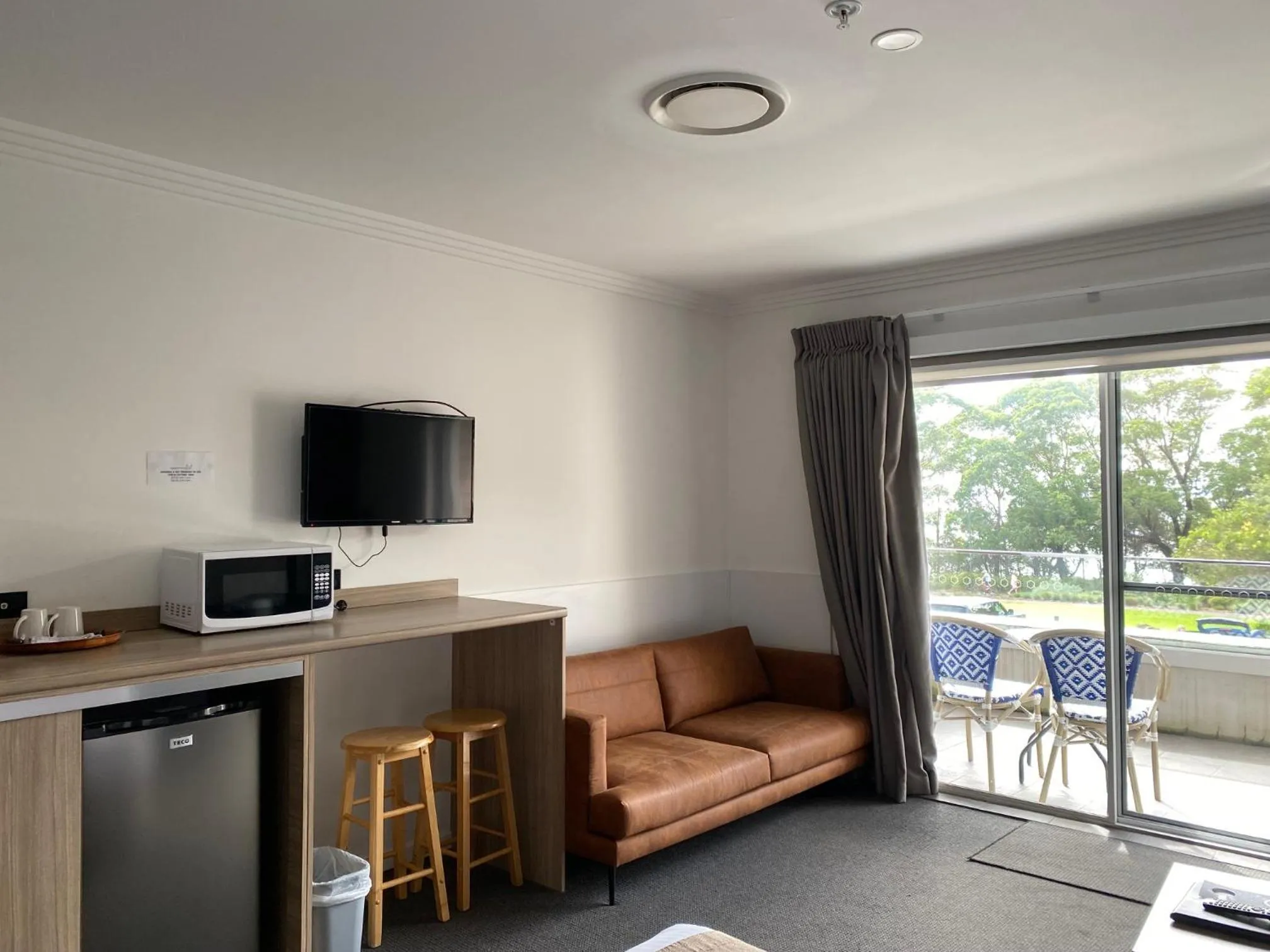 TV and multimedia in Huskisson Beach Motel