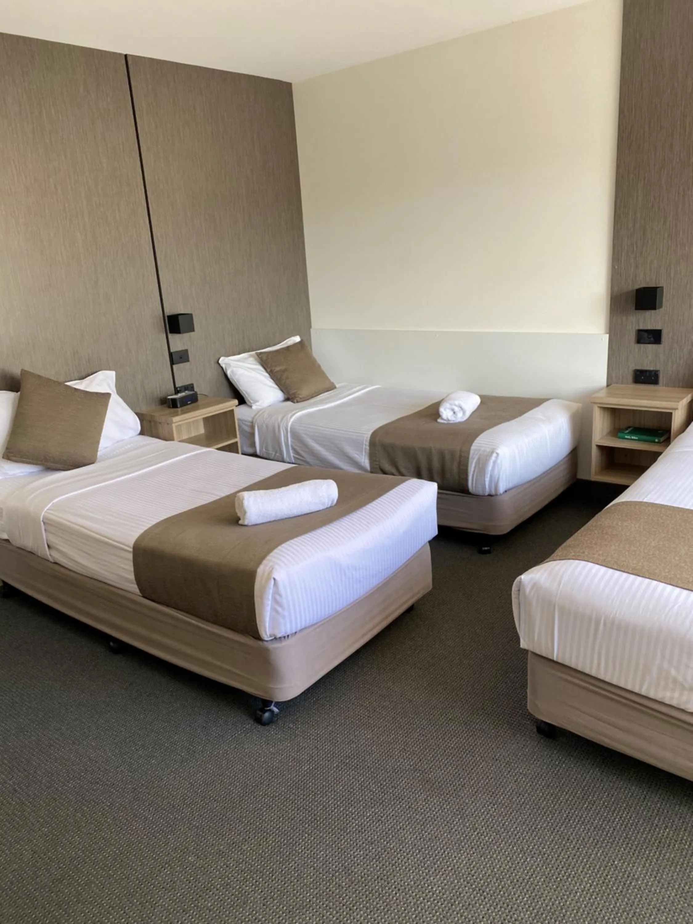 Bed in Huskisson Beach Motel