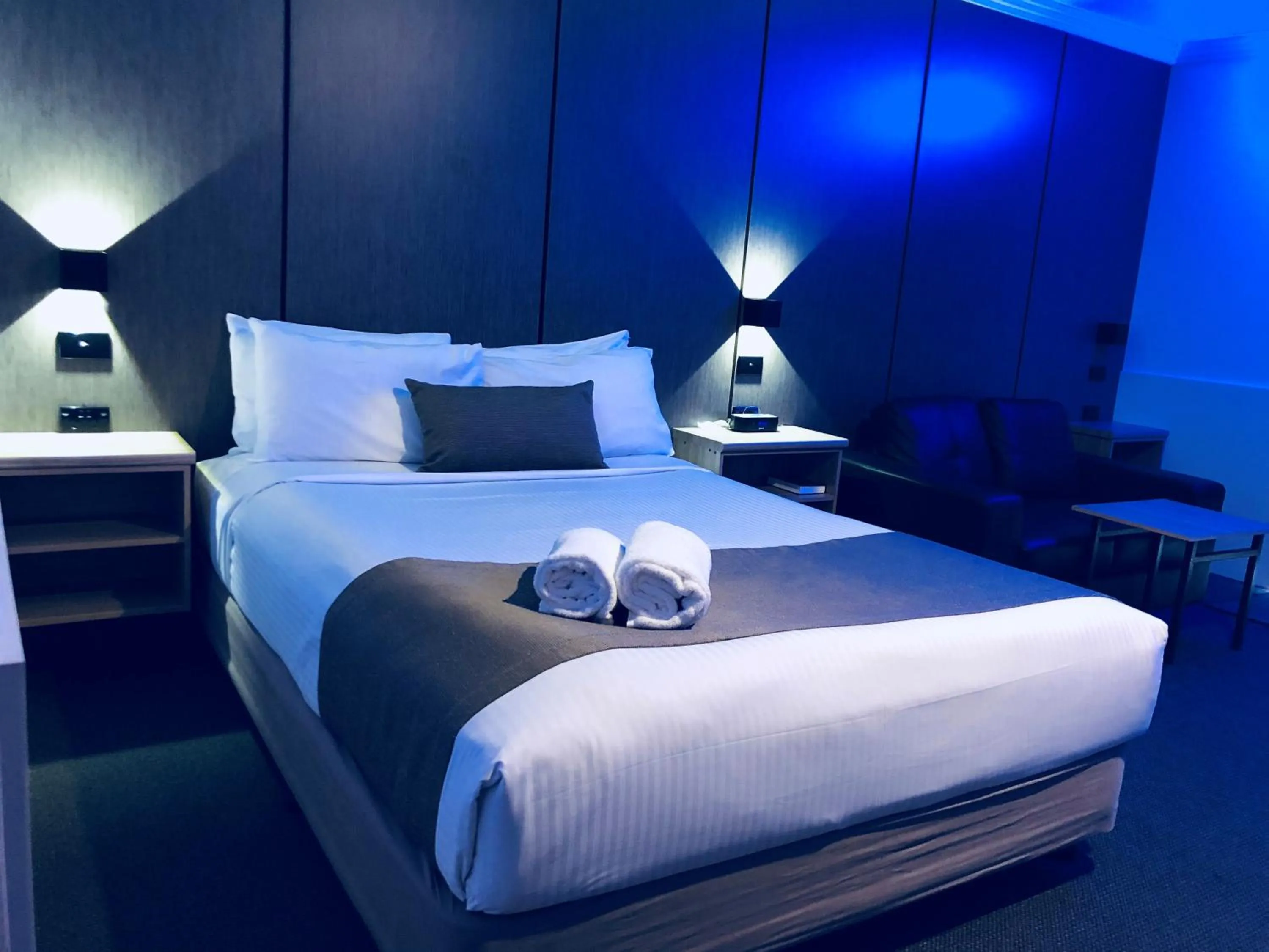 Bed in Huskisson Beach Motel