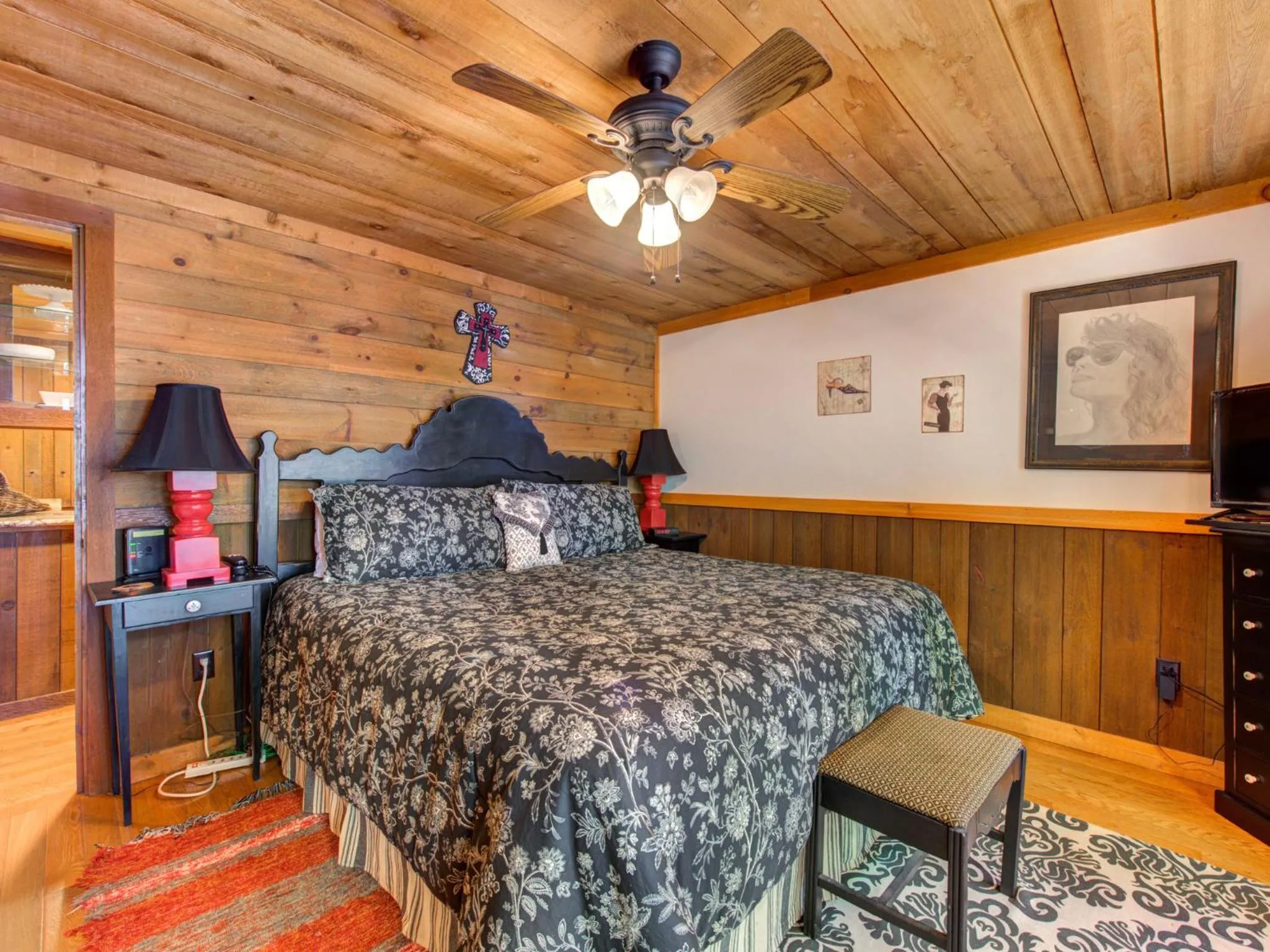 Bedroom, Bed in Black Bear Lodge