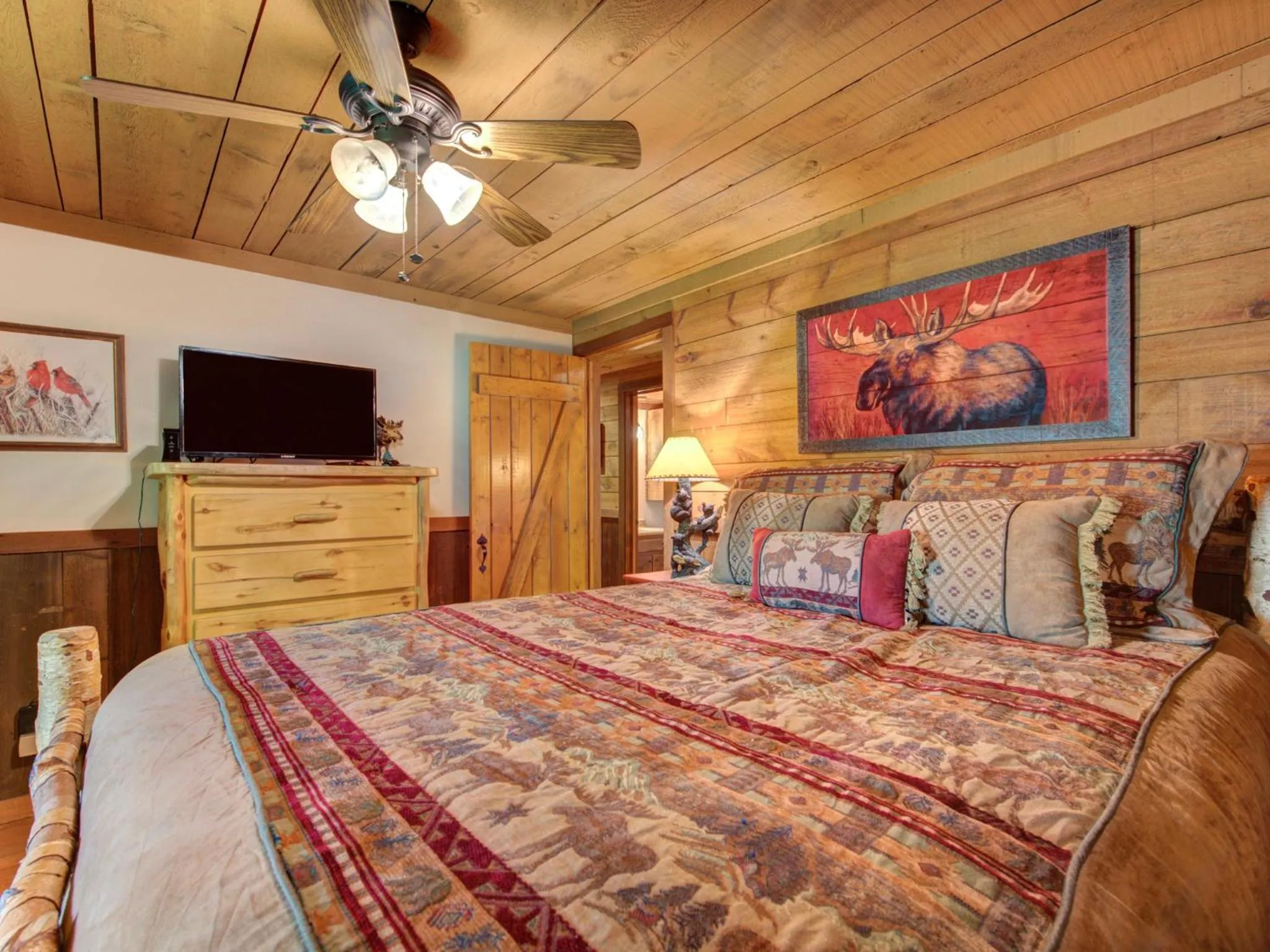 Bedroom, Bed in Black Bear Lodge