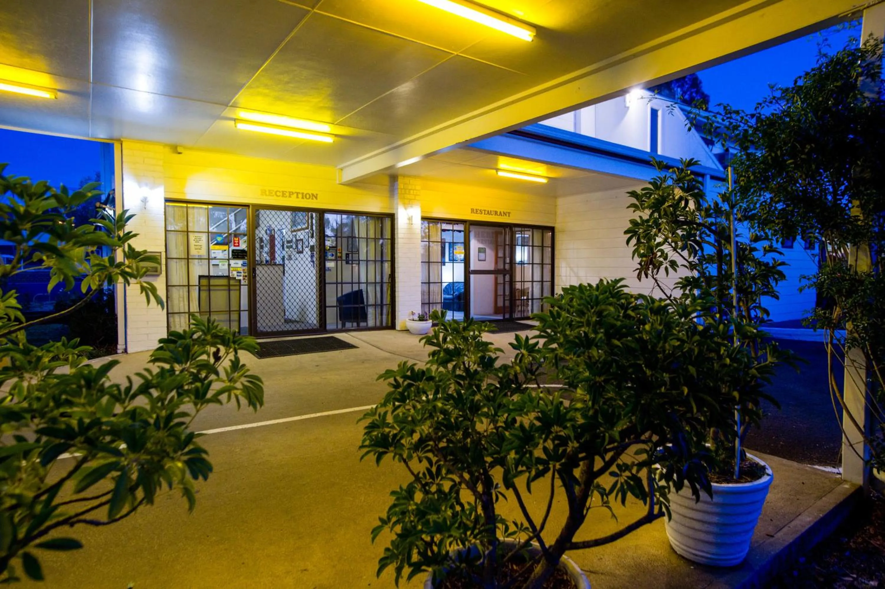 Facade/entrance in Colonial Motor Lodge Scone