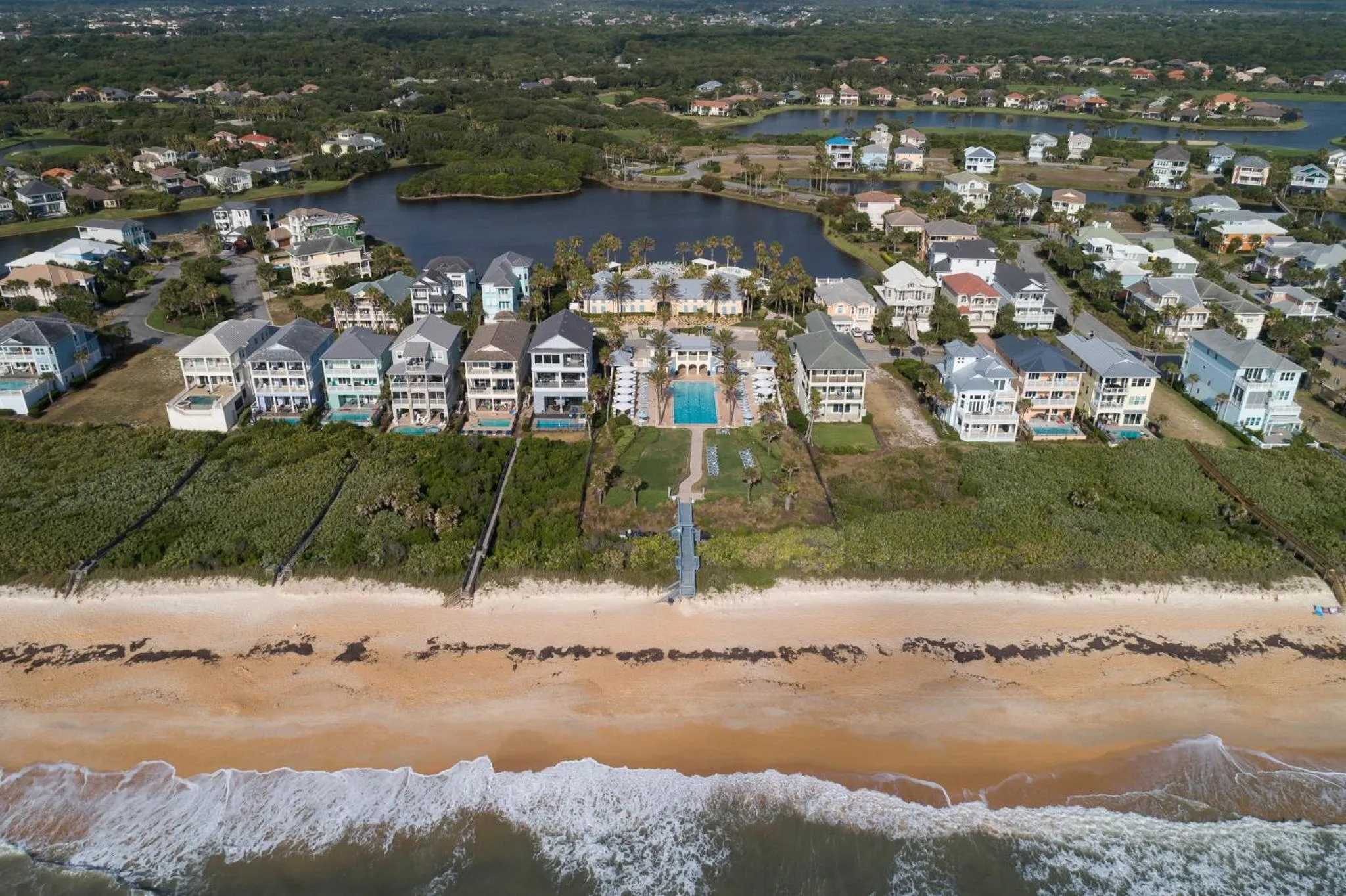 Property building in 851 Cinnamon Beach