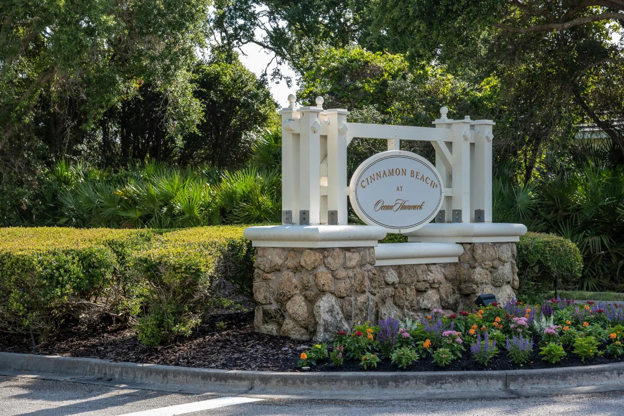 Property building in 851 Cinnamon Beach