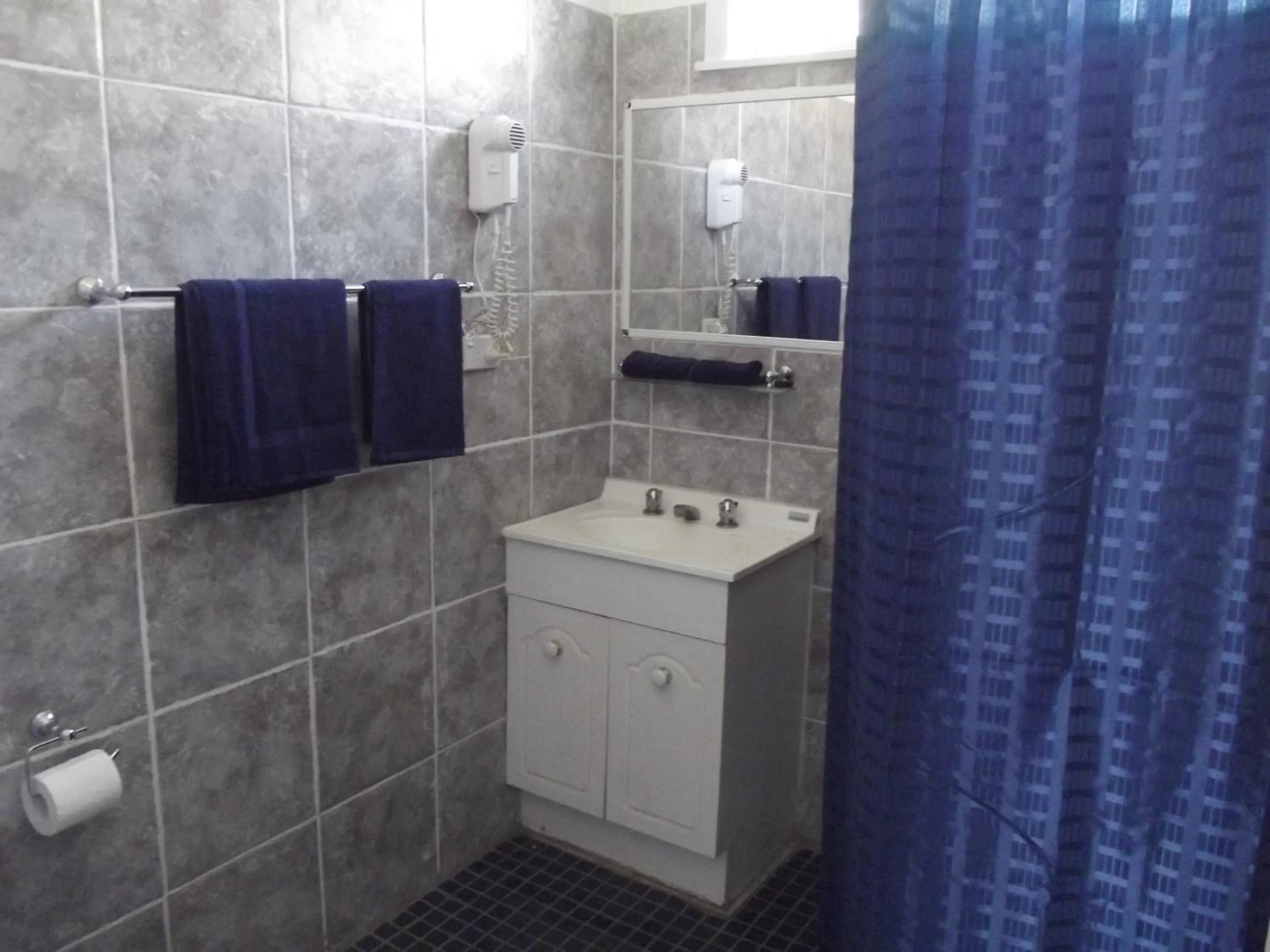 Shower in Coonamble Motel