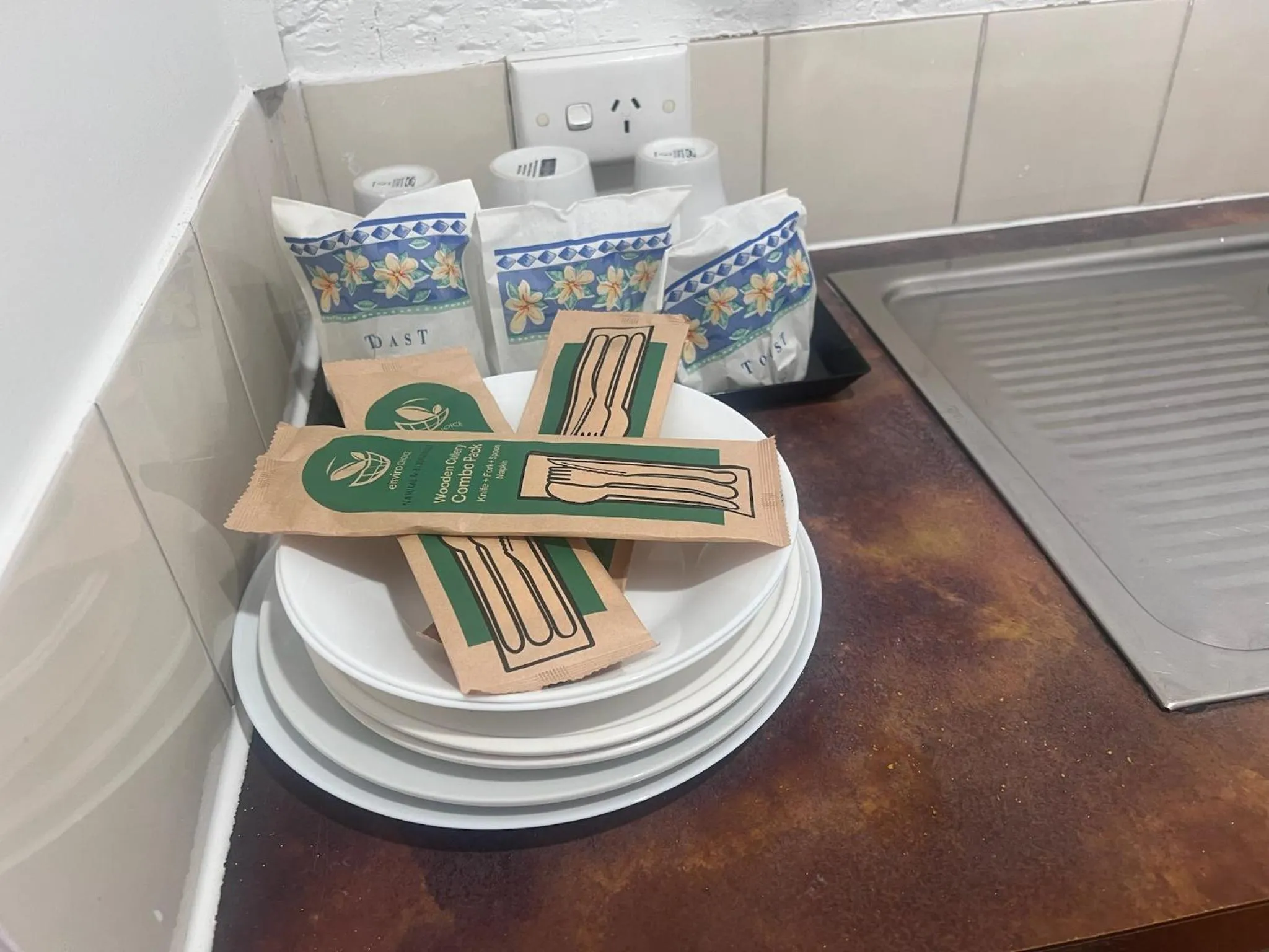 Kitchen or kitchenette in Coonamble Motel