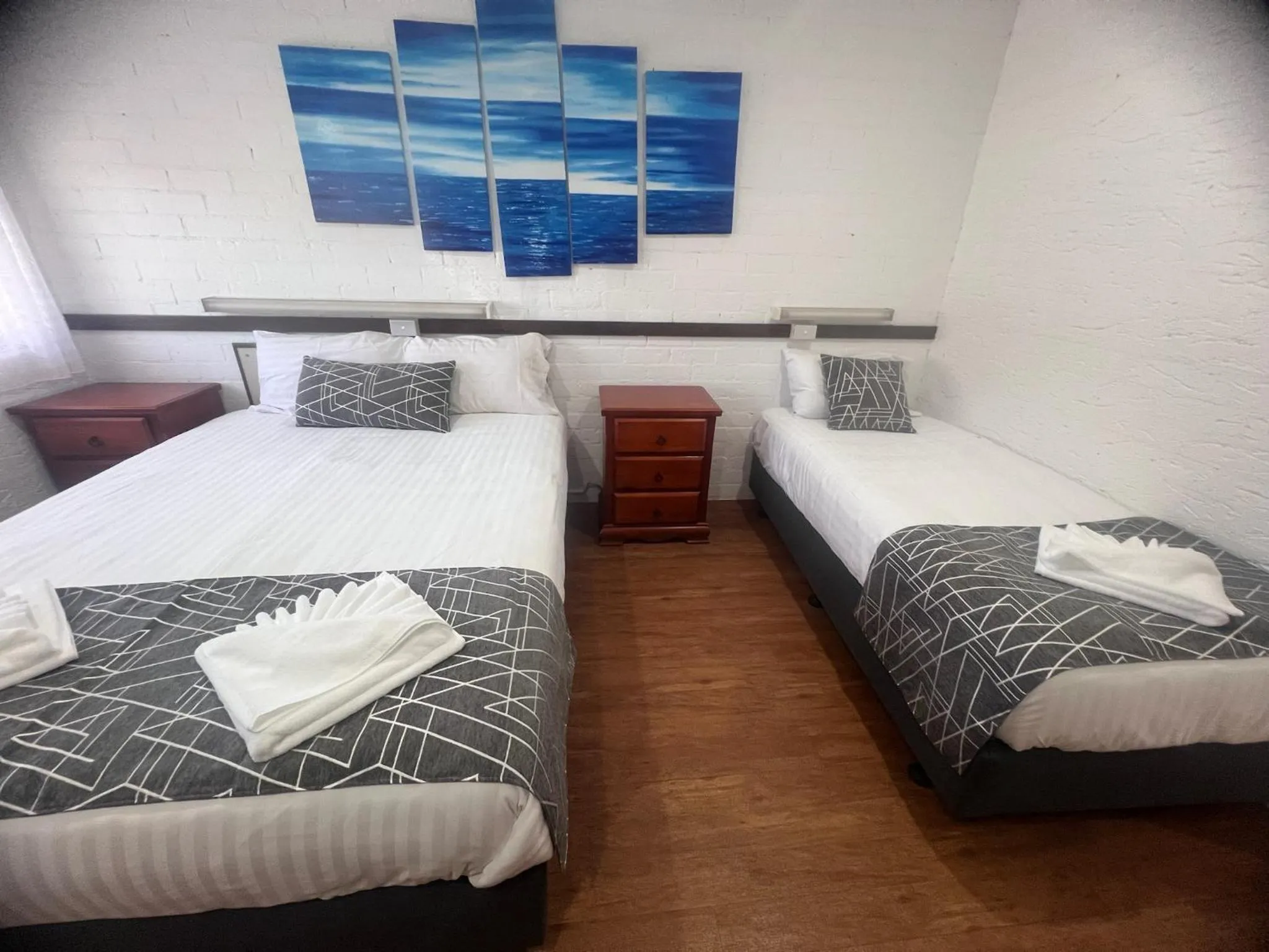 Shower, Bed in Coonamble Motel