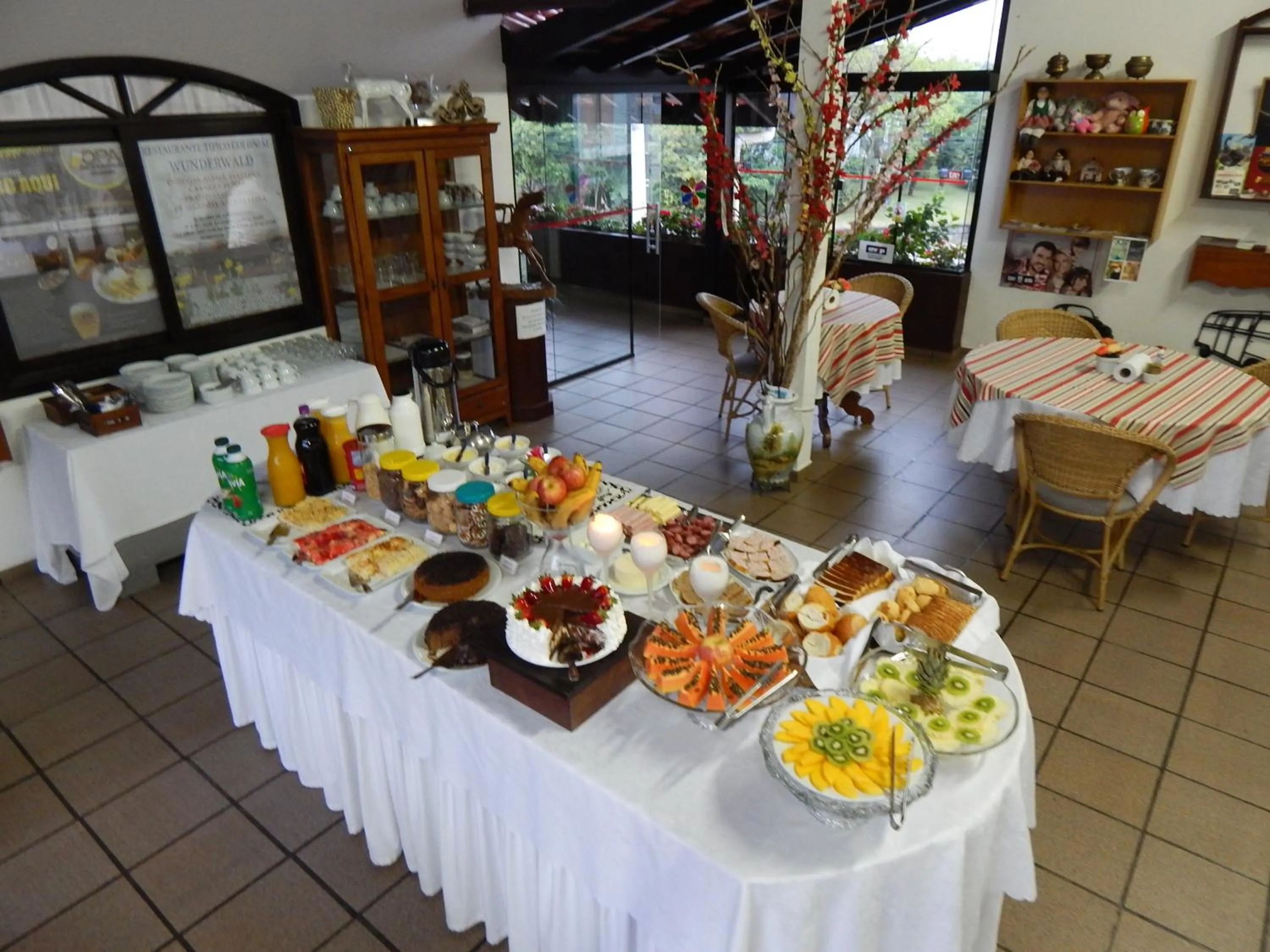 Breakfast in Pousada Oma Helga