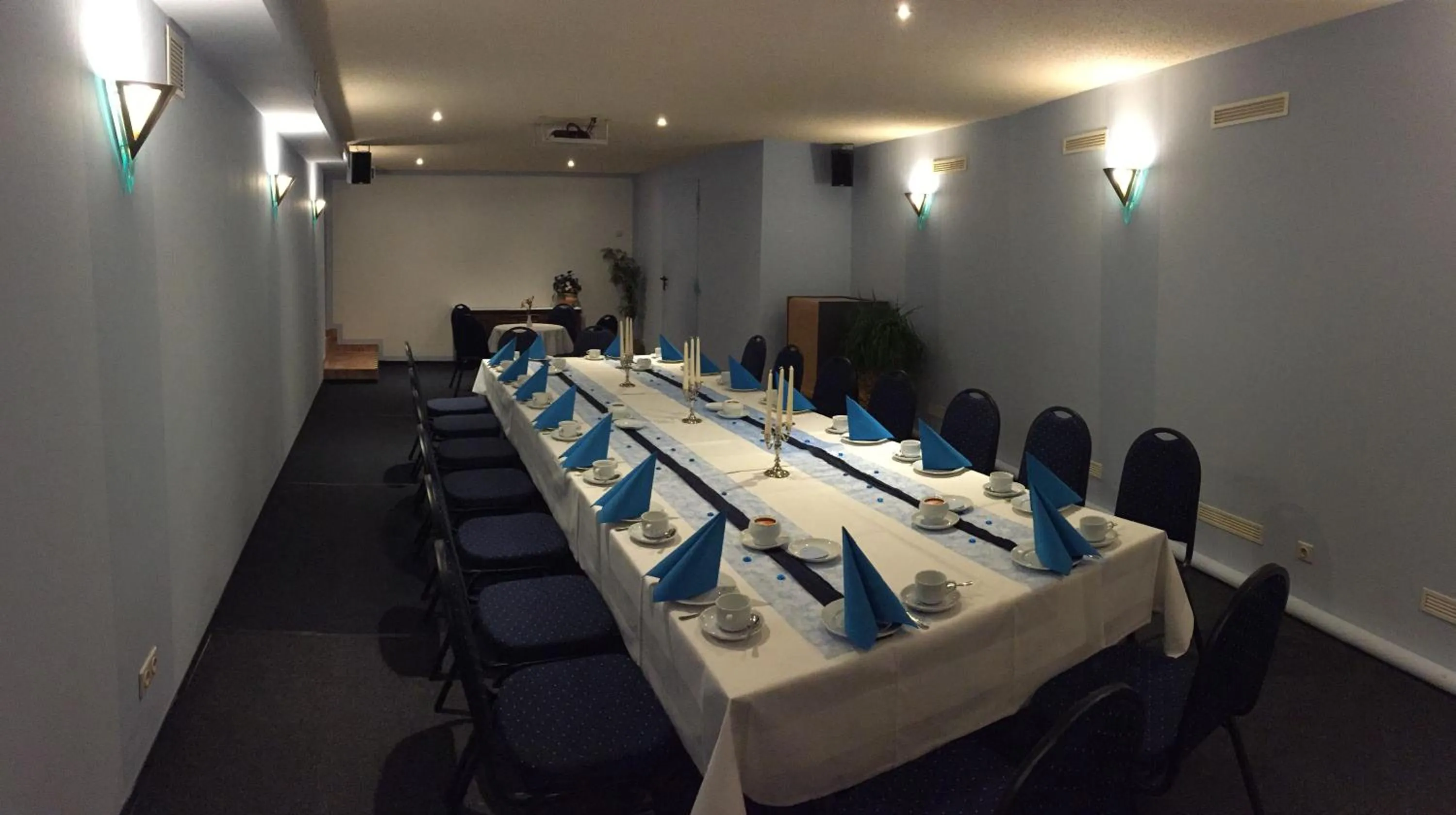 Restaurant/places to eat in Hotel Am Schlossberg