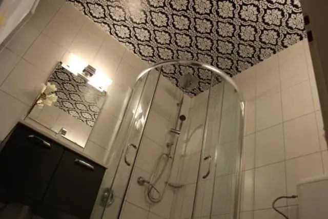 Single Room with Shared Bathroom in Hotel Palatino Single Room with Shared Bathroom in Hotel Palatino