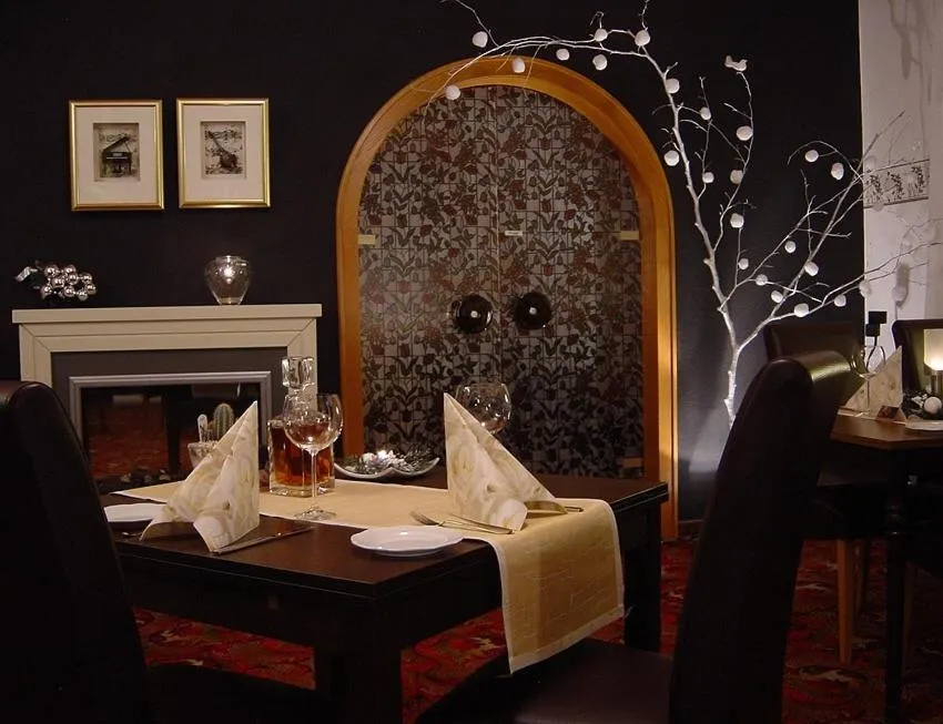 Restaurant/places to eat, Bed in Hotel Palatino