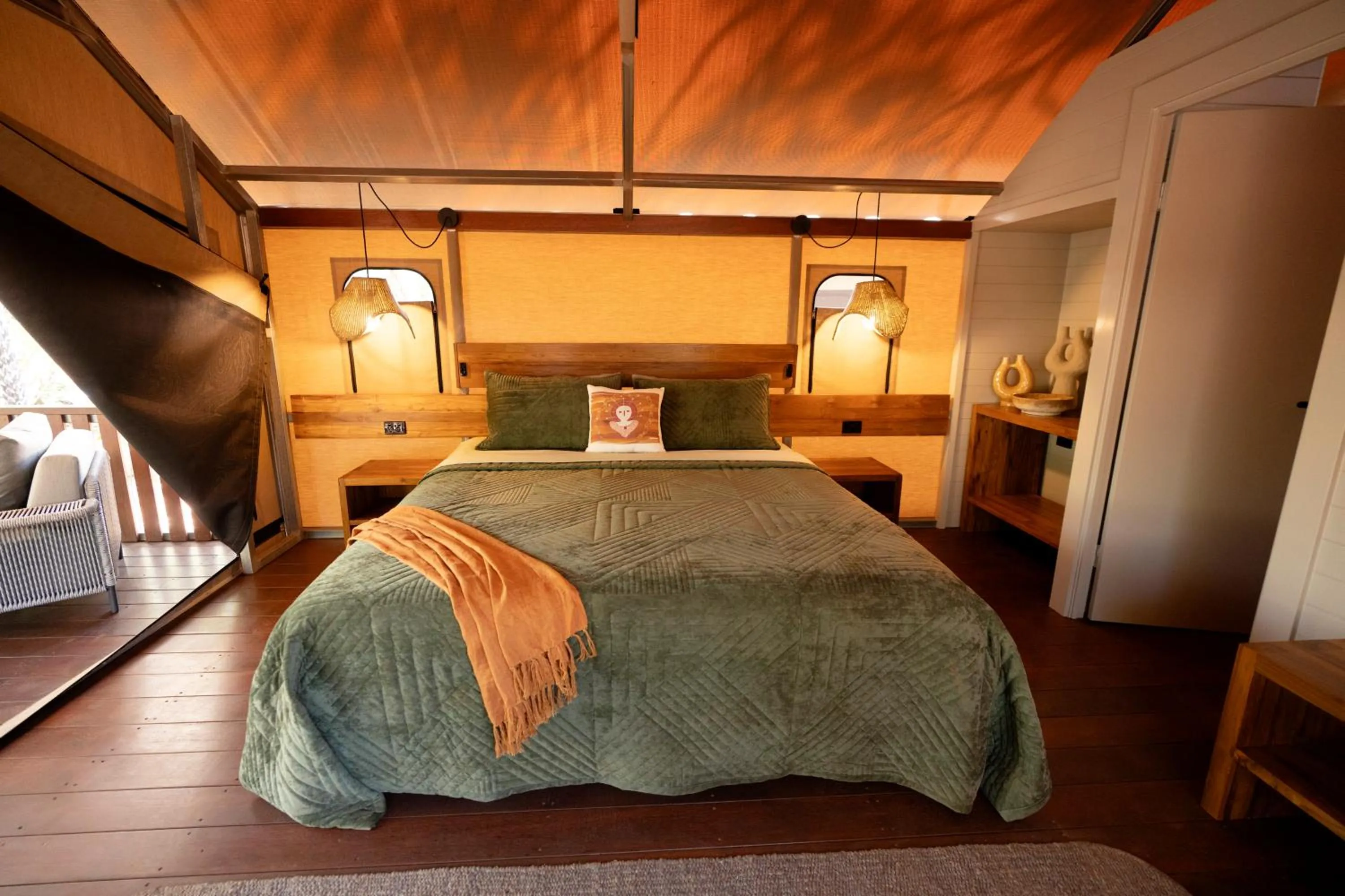 Bedroom, Bed in Mitchell Falls Wilderness Lodge