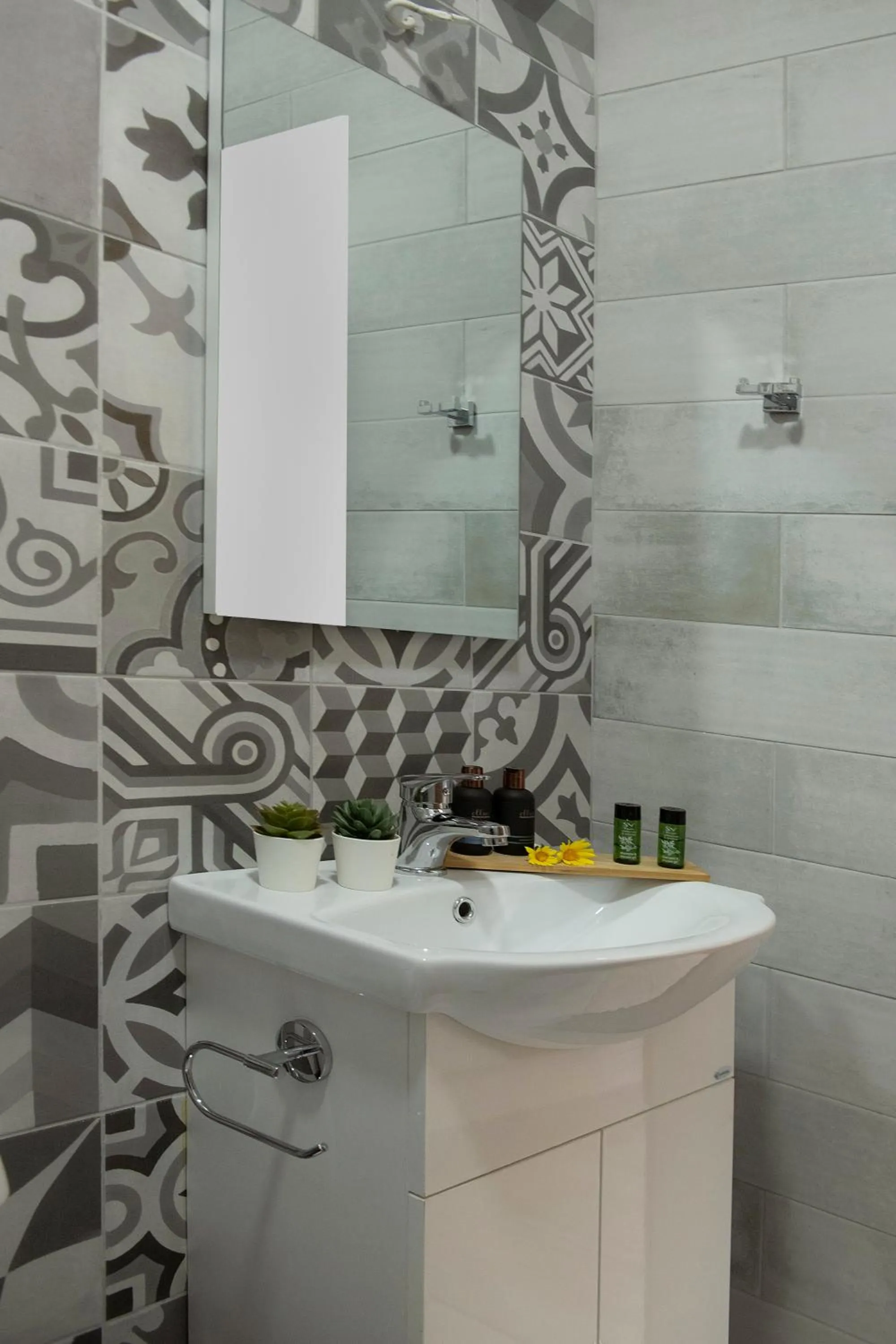 Shower in Beautiful City Suites