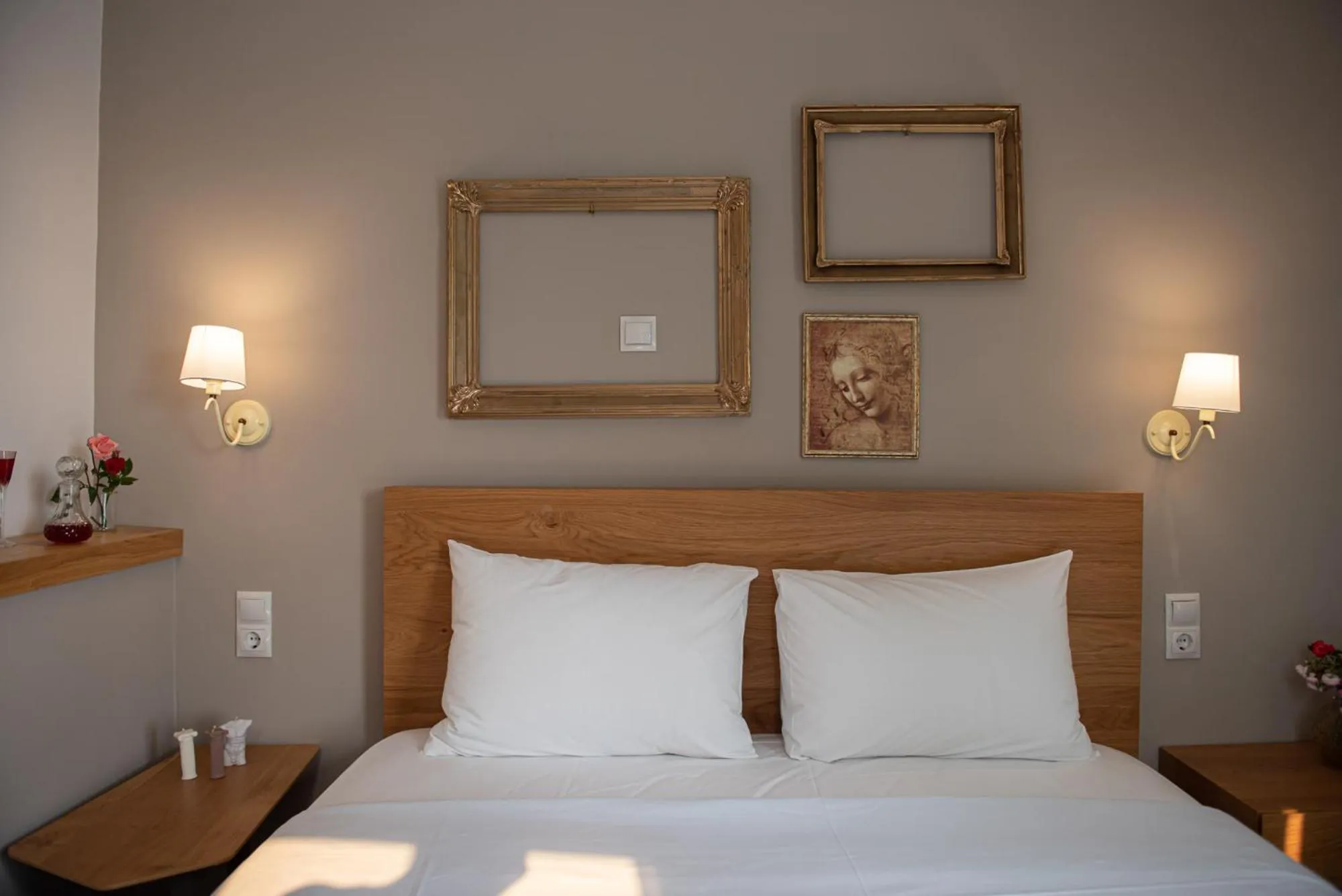 Bed in Beautiful City Suites