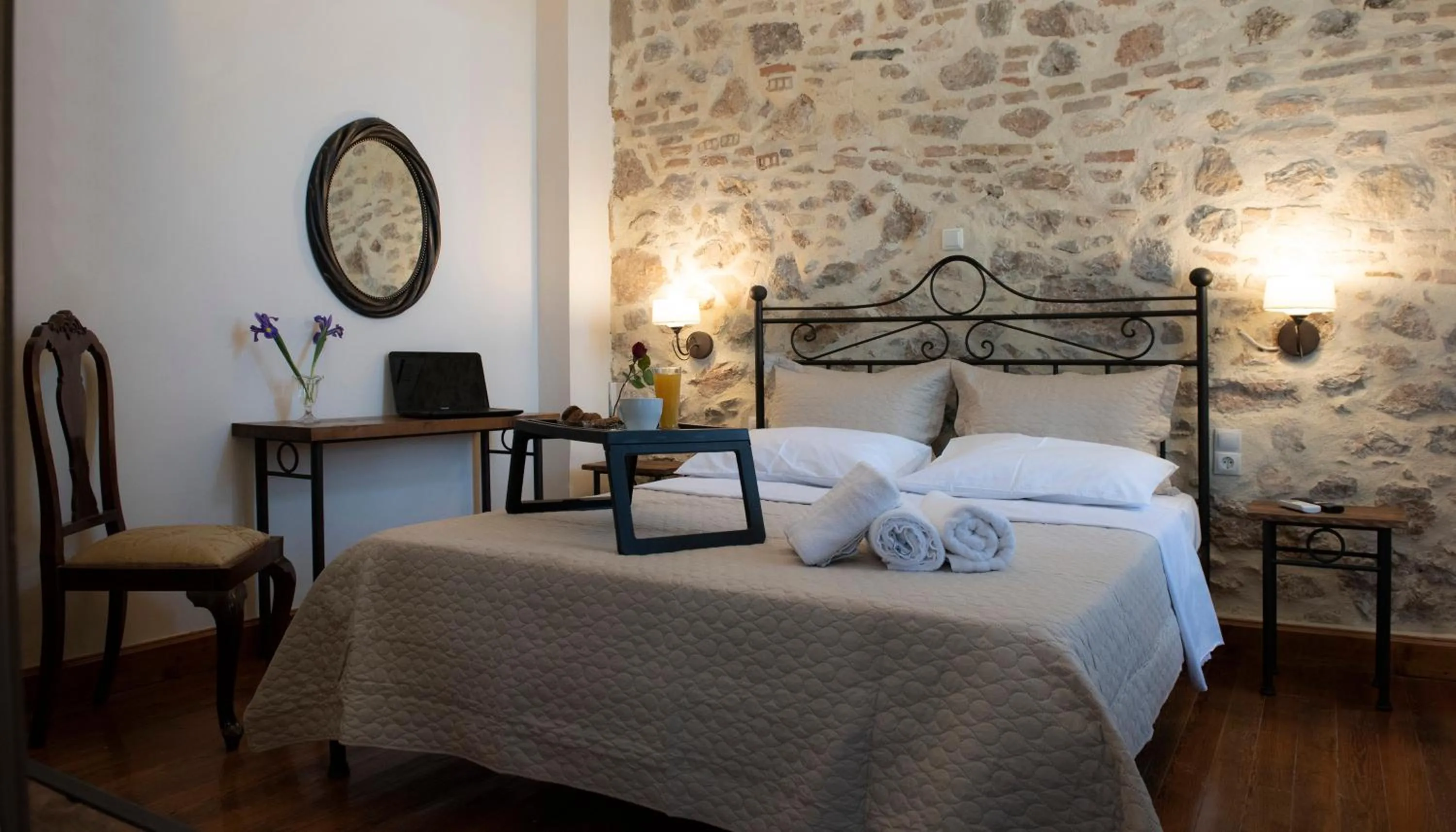 Bed in Beautiful City Suites