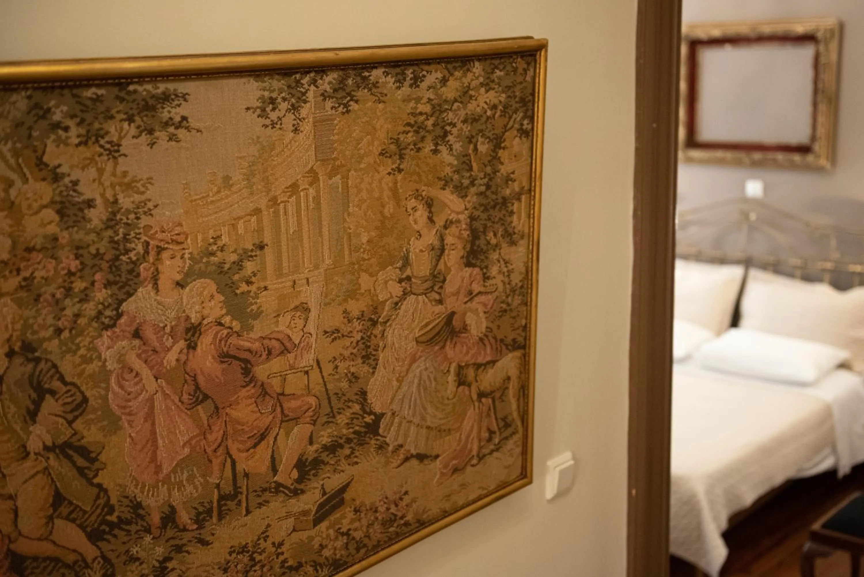 Property building, Bed in Beautiful City Suites