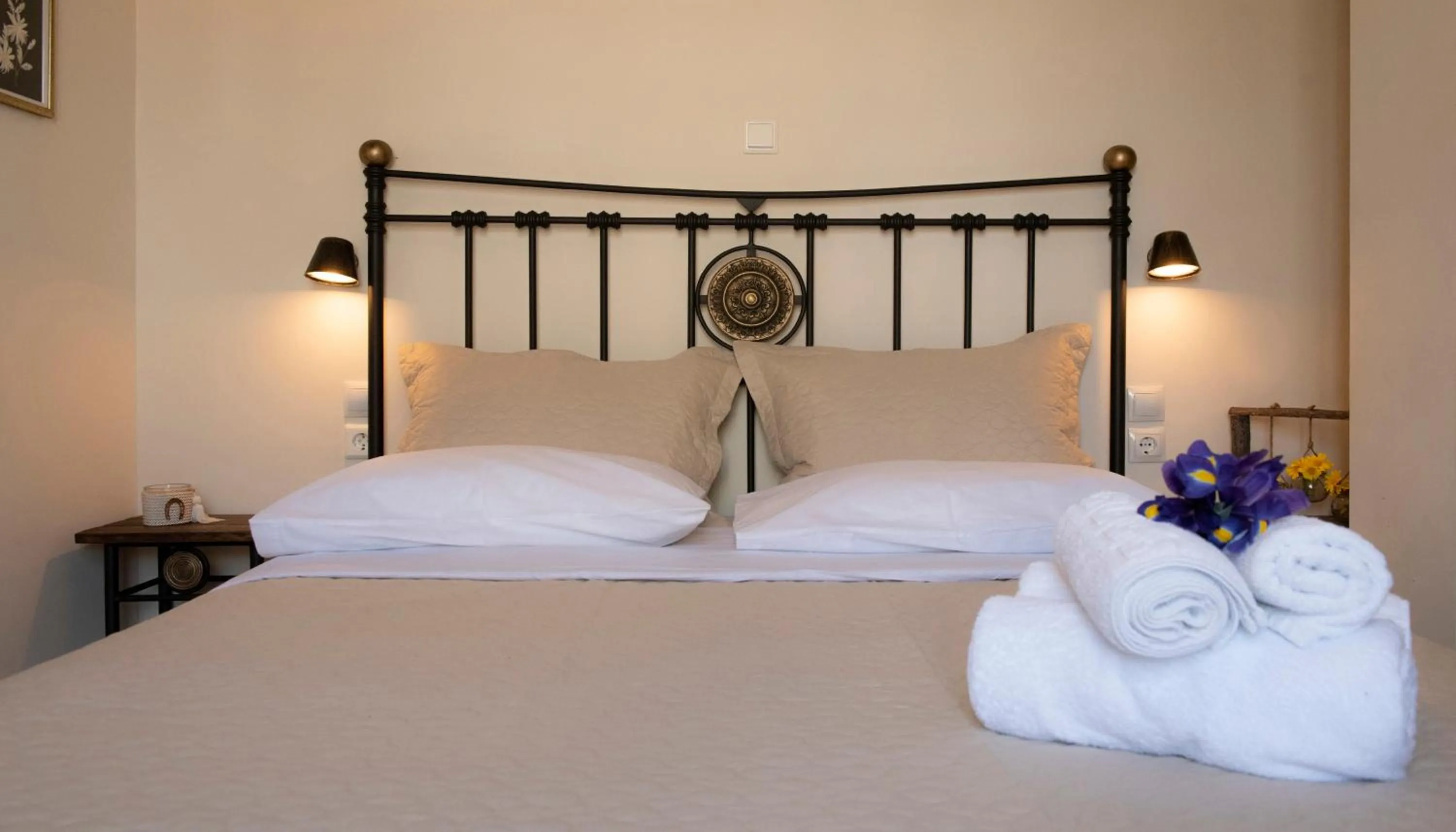 Bed in Beautiful City Suites