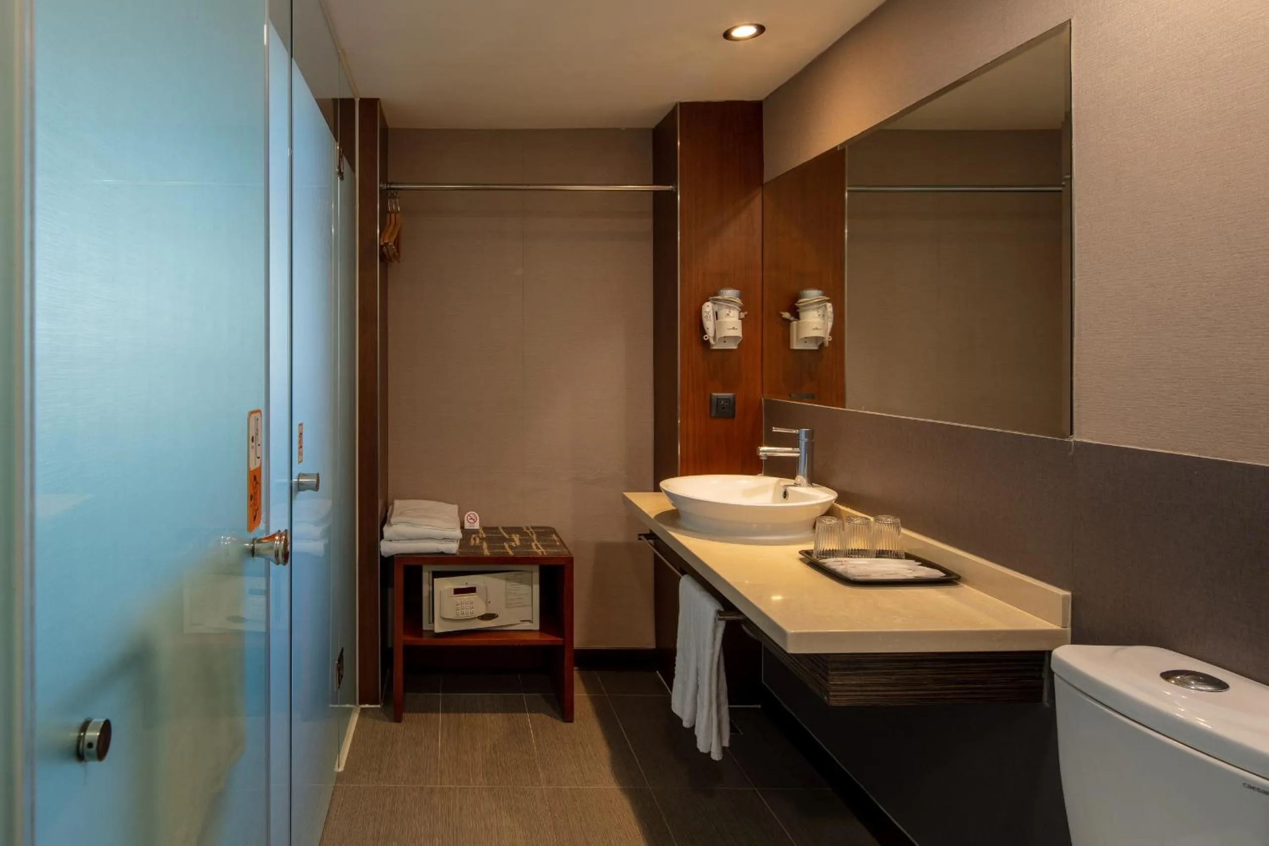 Shower in Rich & Free Hotel - Kaifeng 富逸旅趣-北車開封館