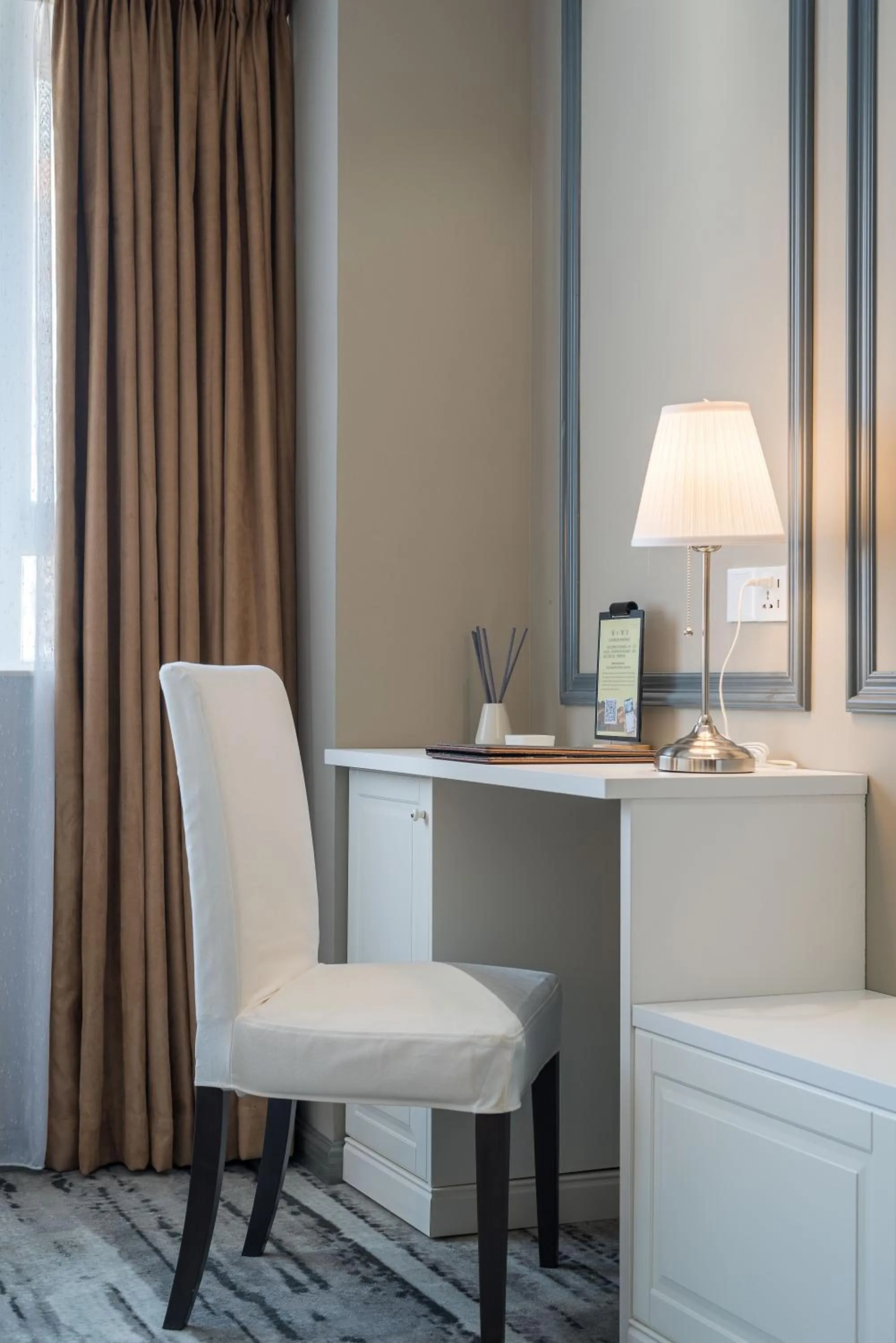 TV/Entertainment Center in Gondola Hotel