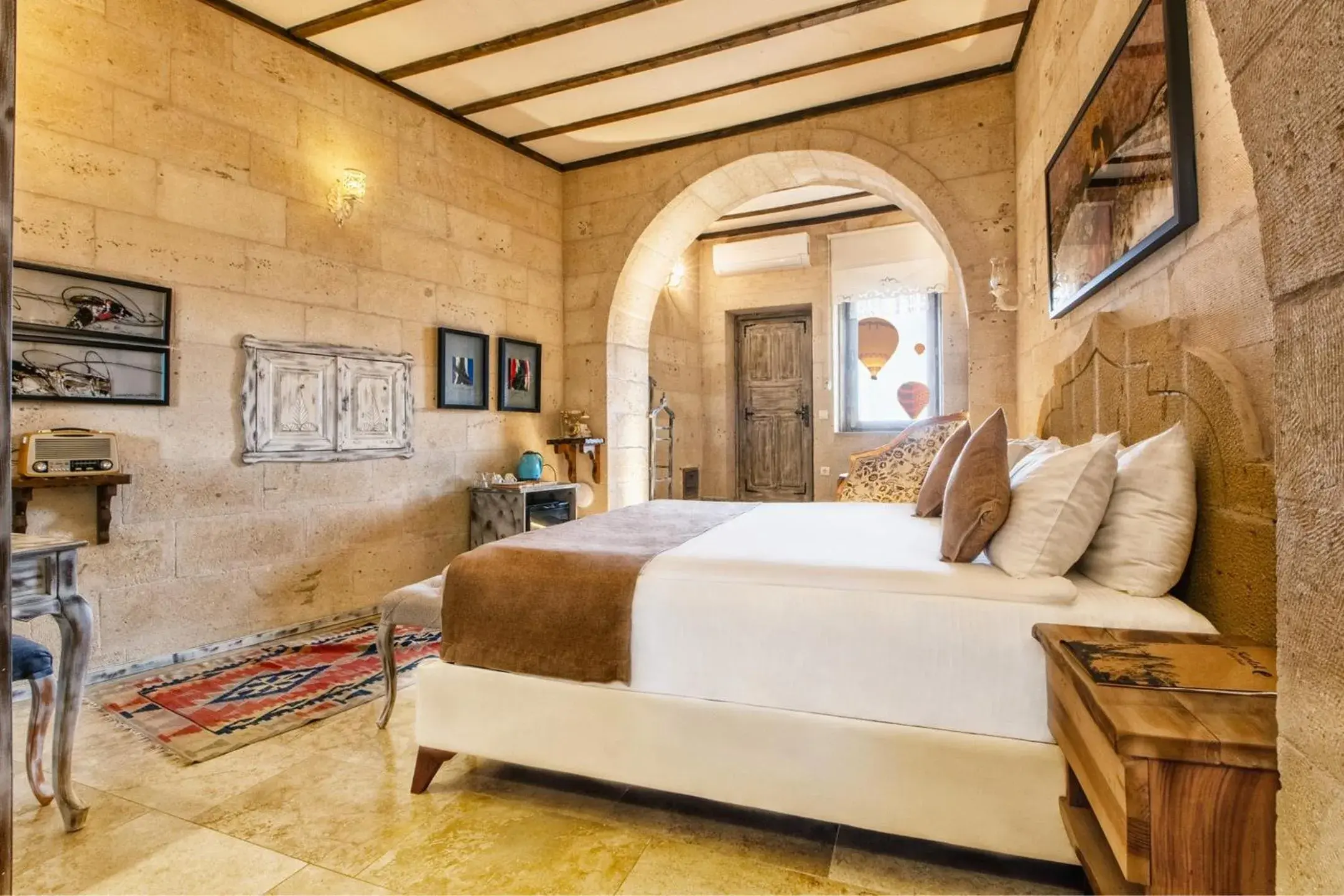 Deluxe Double or Twin Room with Mountain View in Karlık Cave Suite Cappadocia Deluxe Double or Twin Room with Mountain View in Karlık Cave Suite Cappadocia